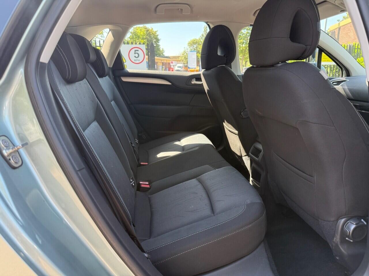 Citroen C4 view 21