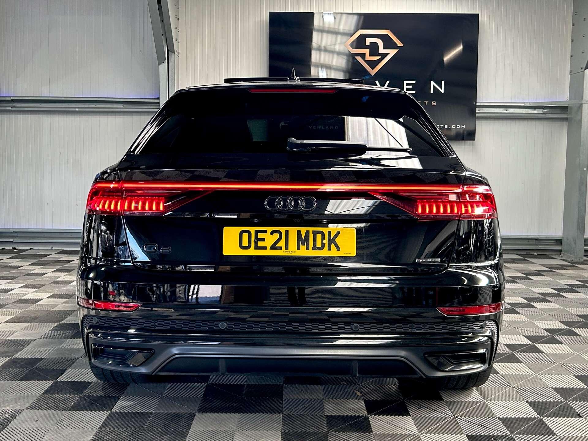 Audi Q8 view 14