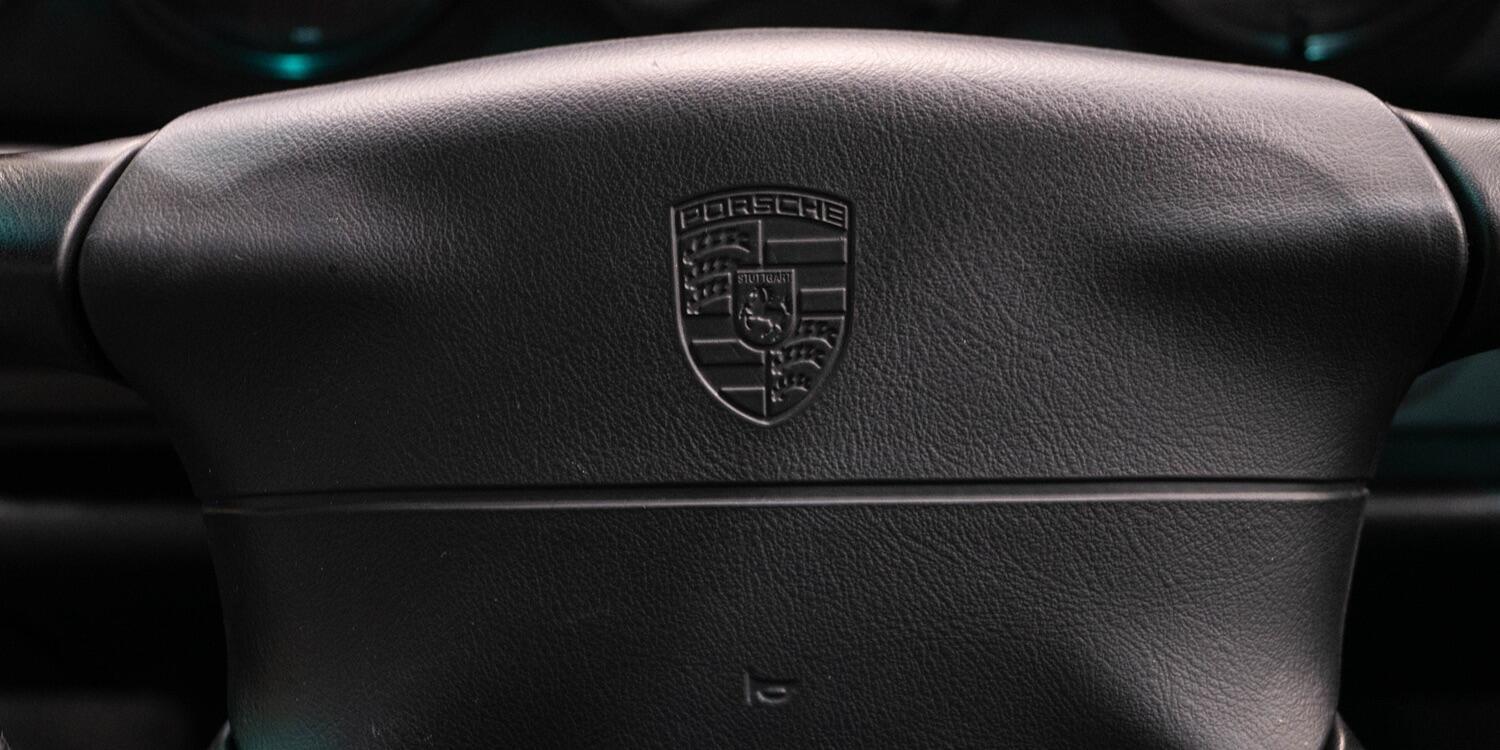 Porsche 911 view 33
