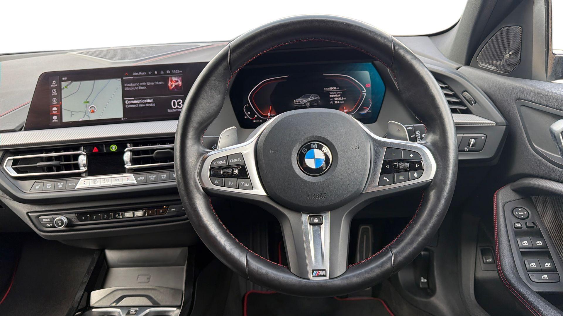 BMW 1 Series view 5