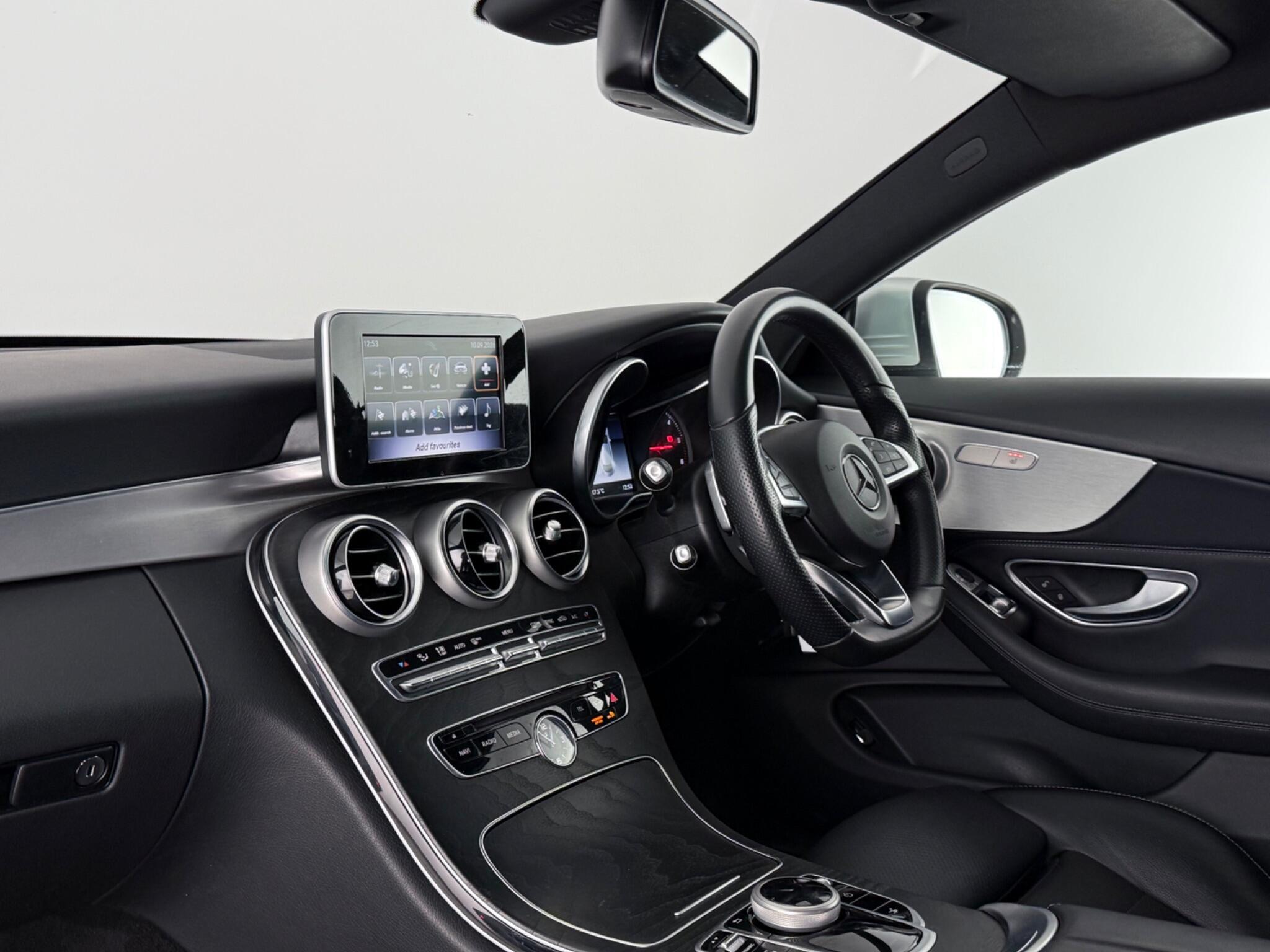 Mercedes-Benz C-Class view 4