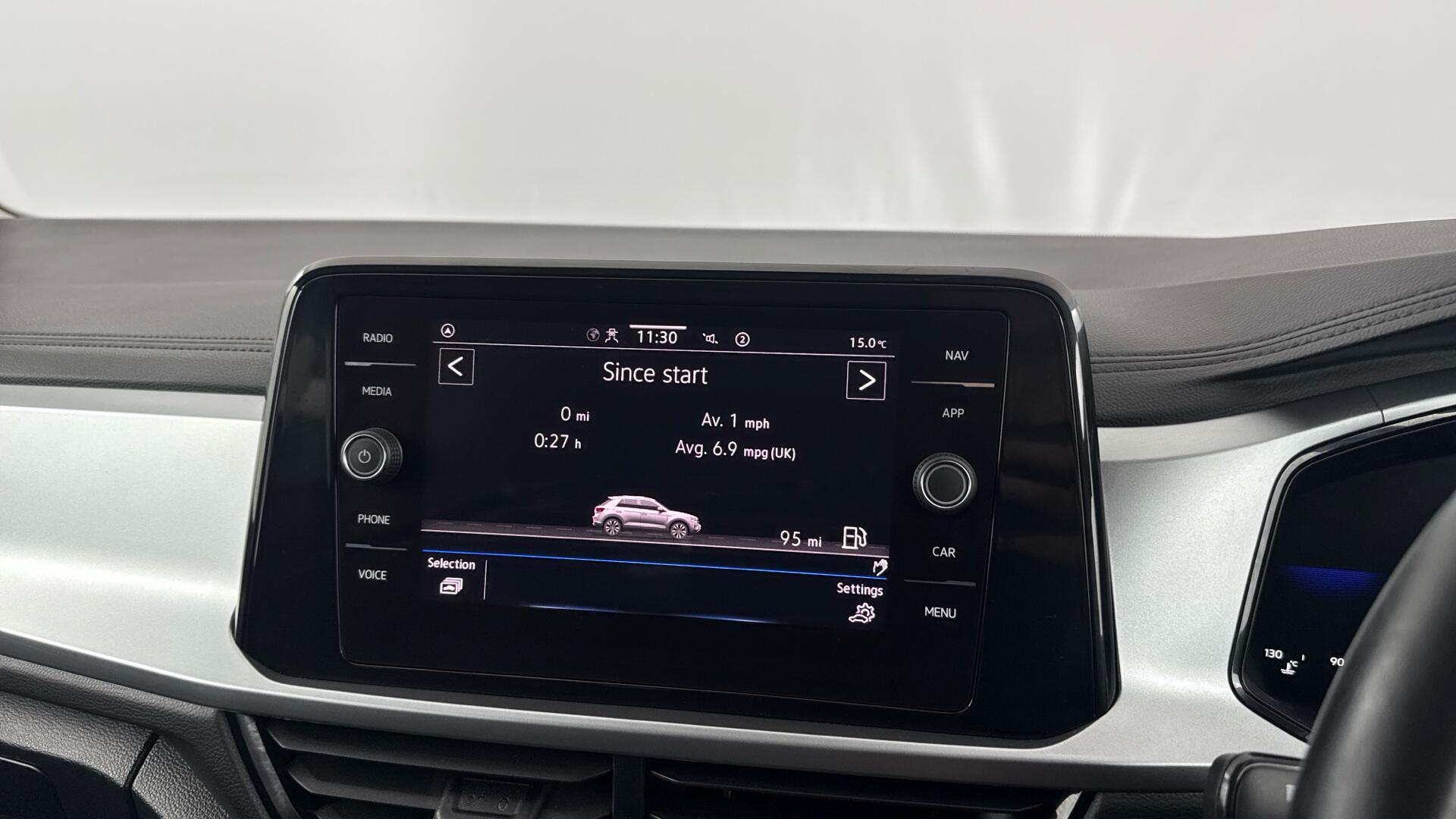 Volkswagen T-Roc view 30