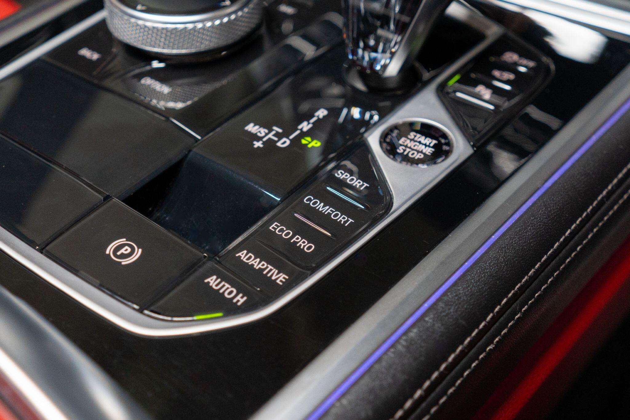 BMW 8 Series view 15