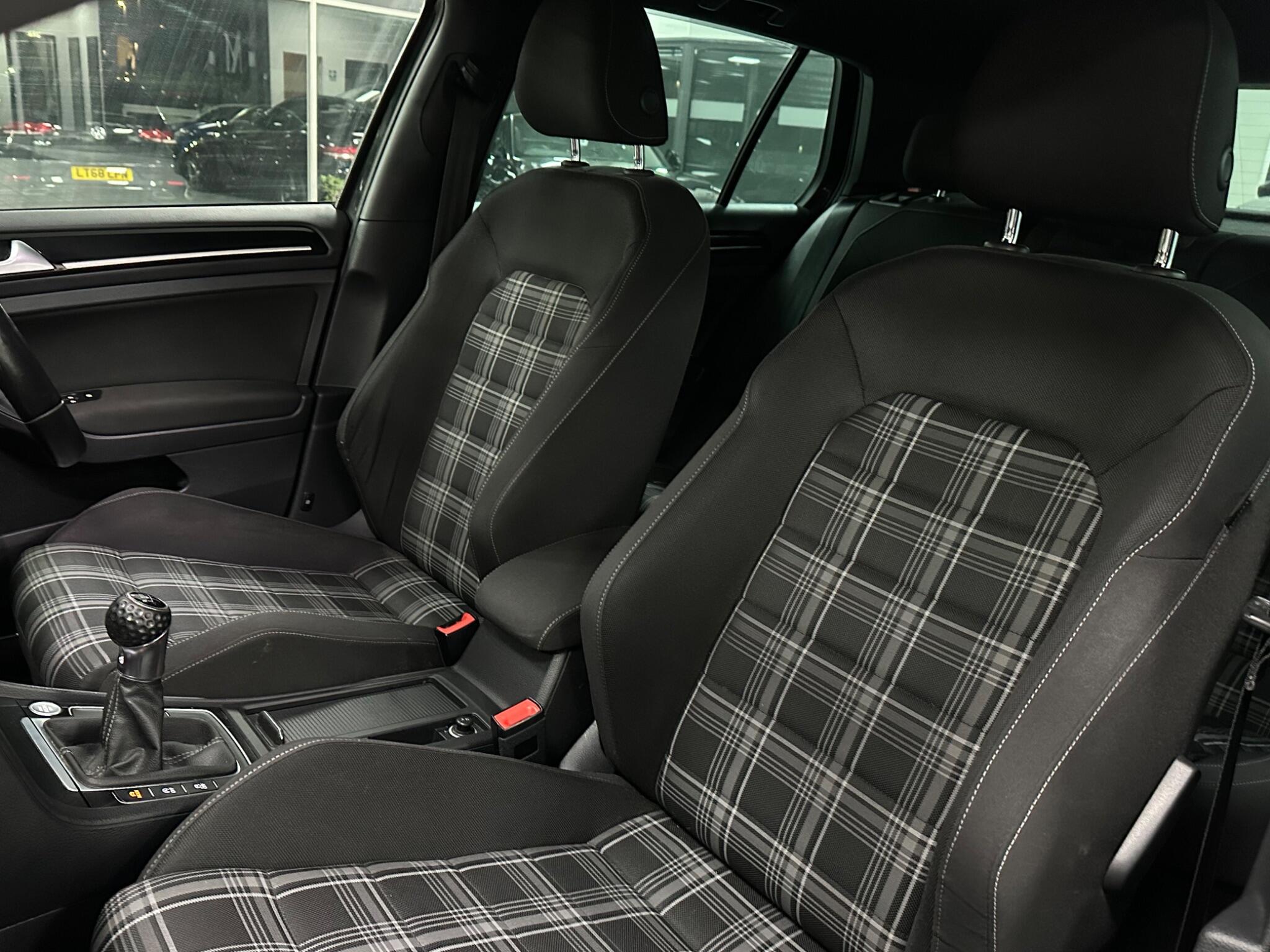 Volkswagen Golf view 39
