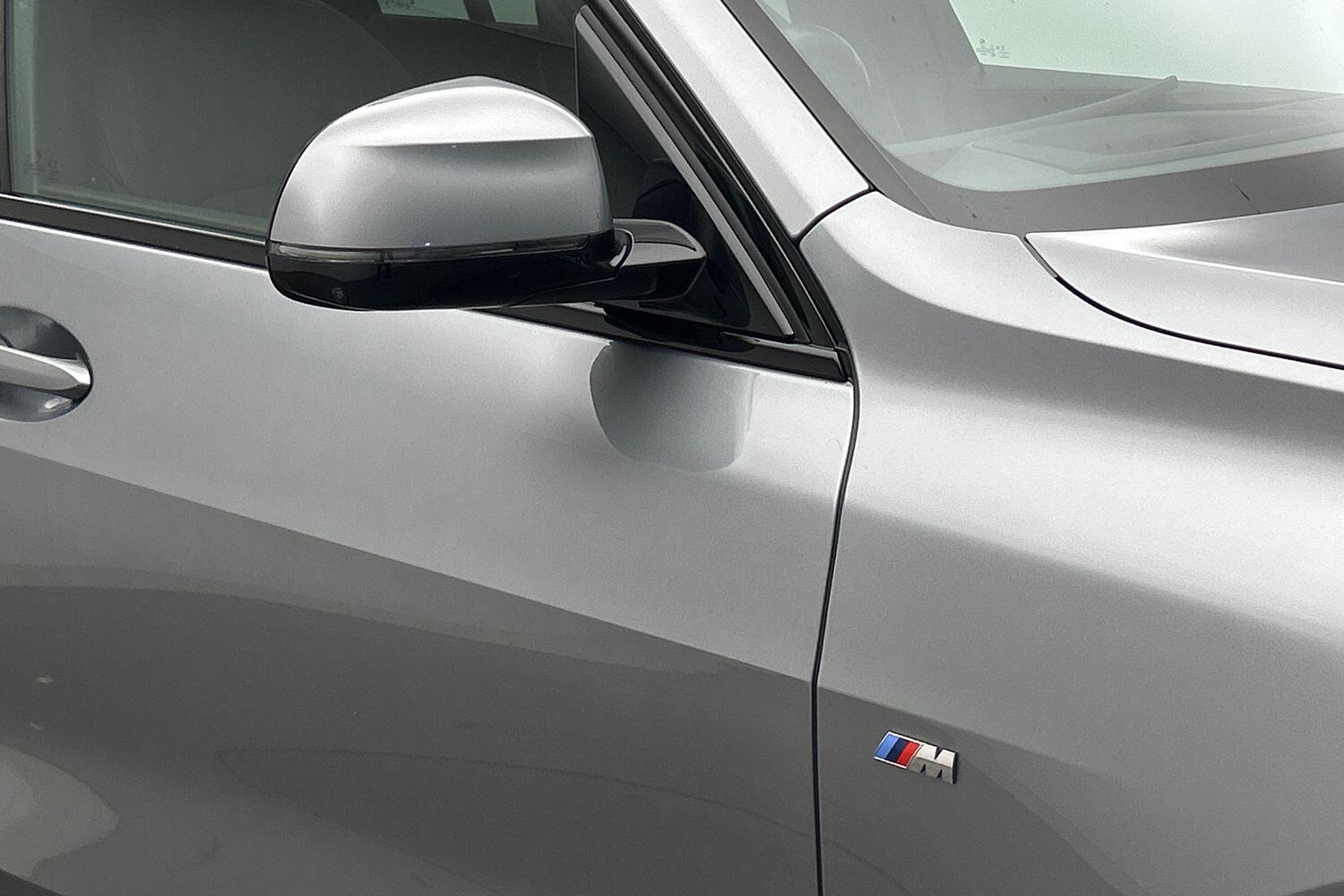 BMW X7 view 31