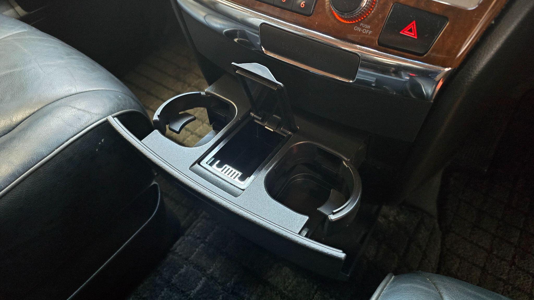 Nissan Elgrand view 7