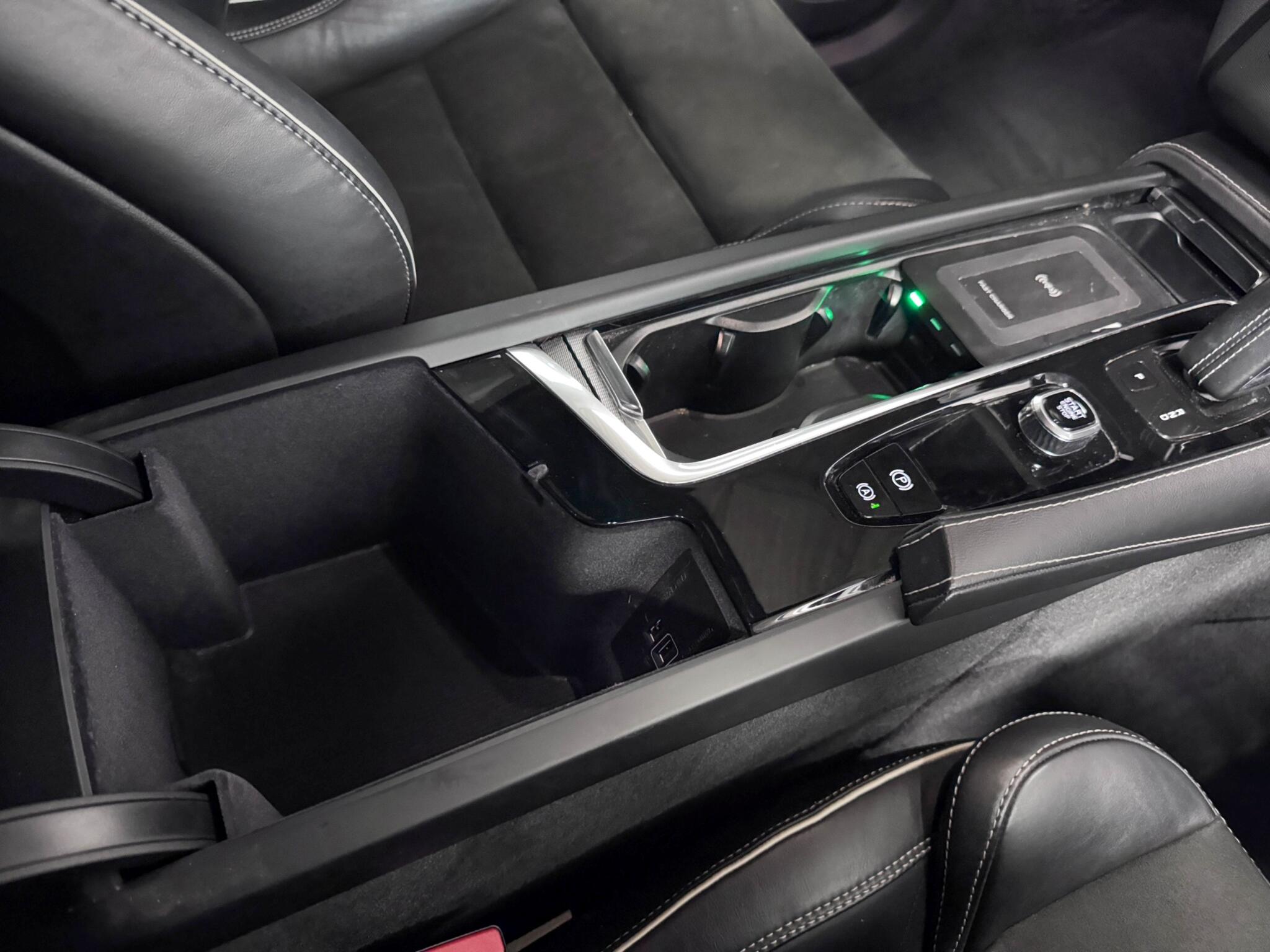 Volvo XC90 view 39