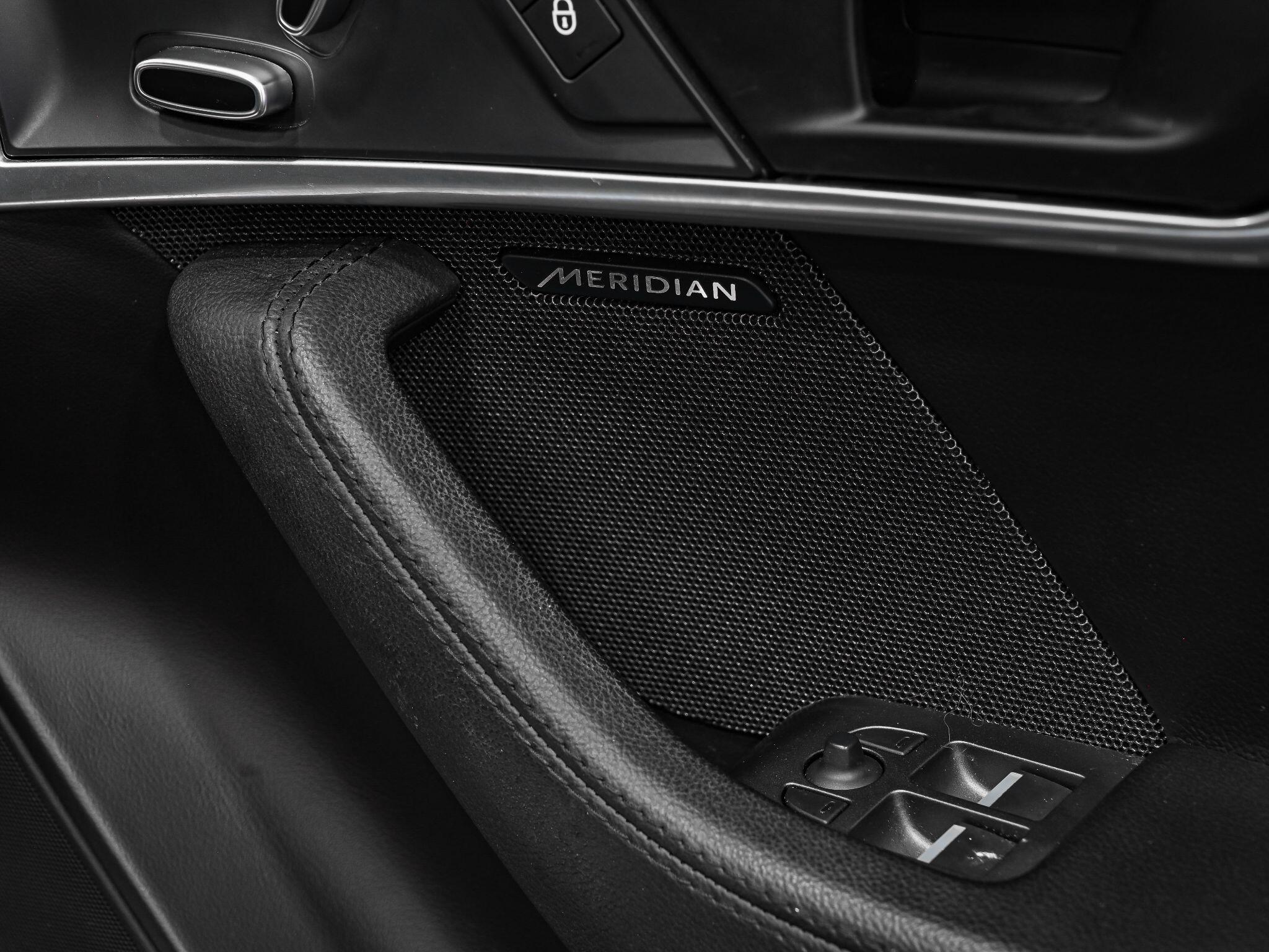 Jaguar F-Type view 17