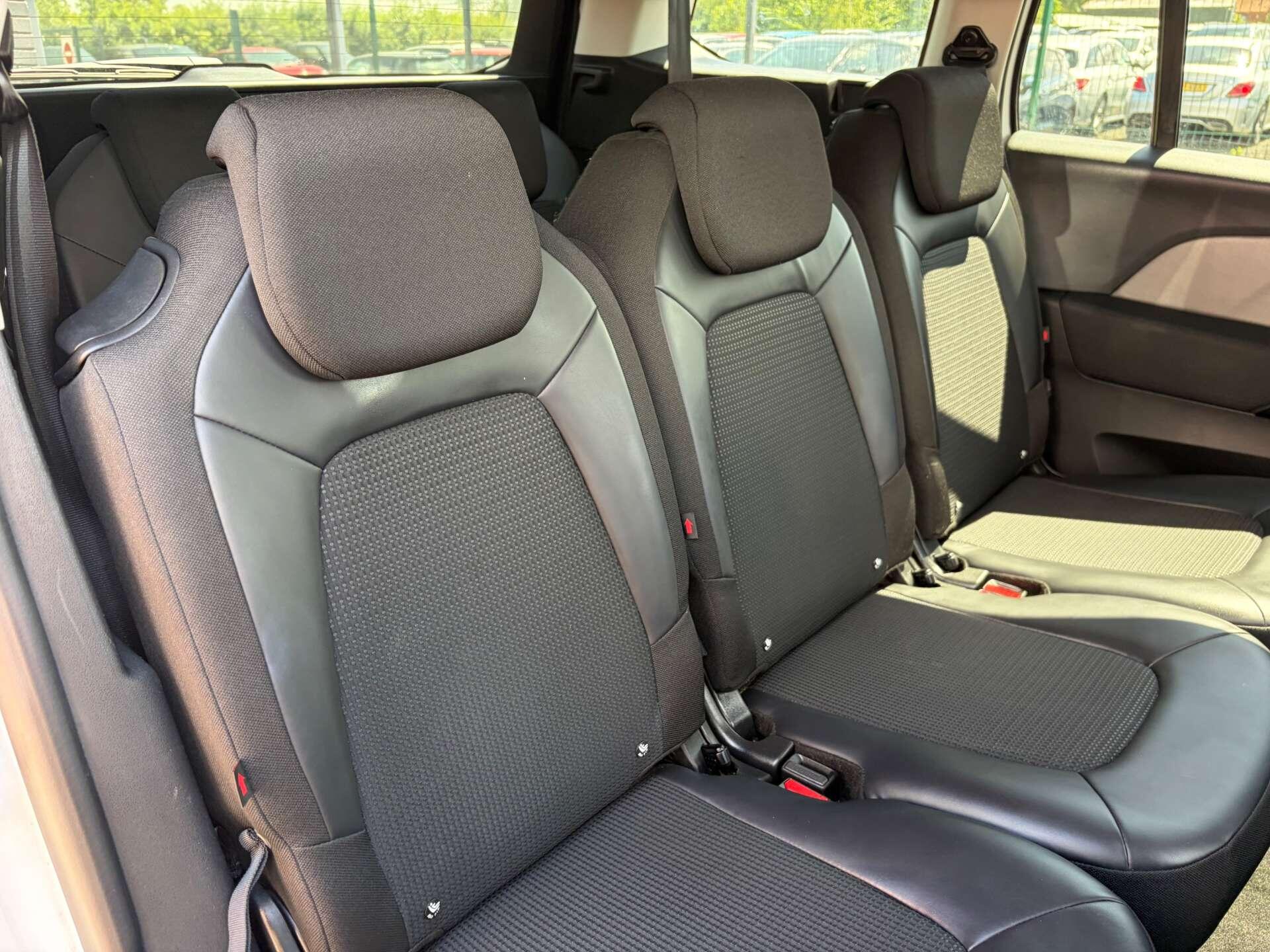 Citroen Grand C4 Spacetourer view 31