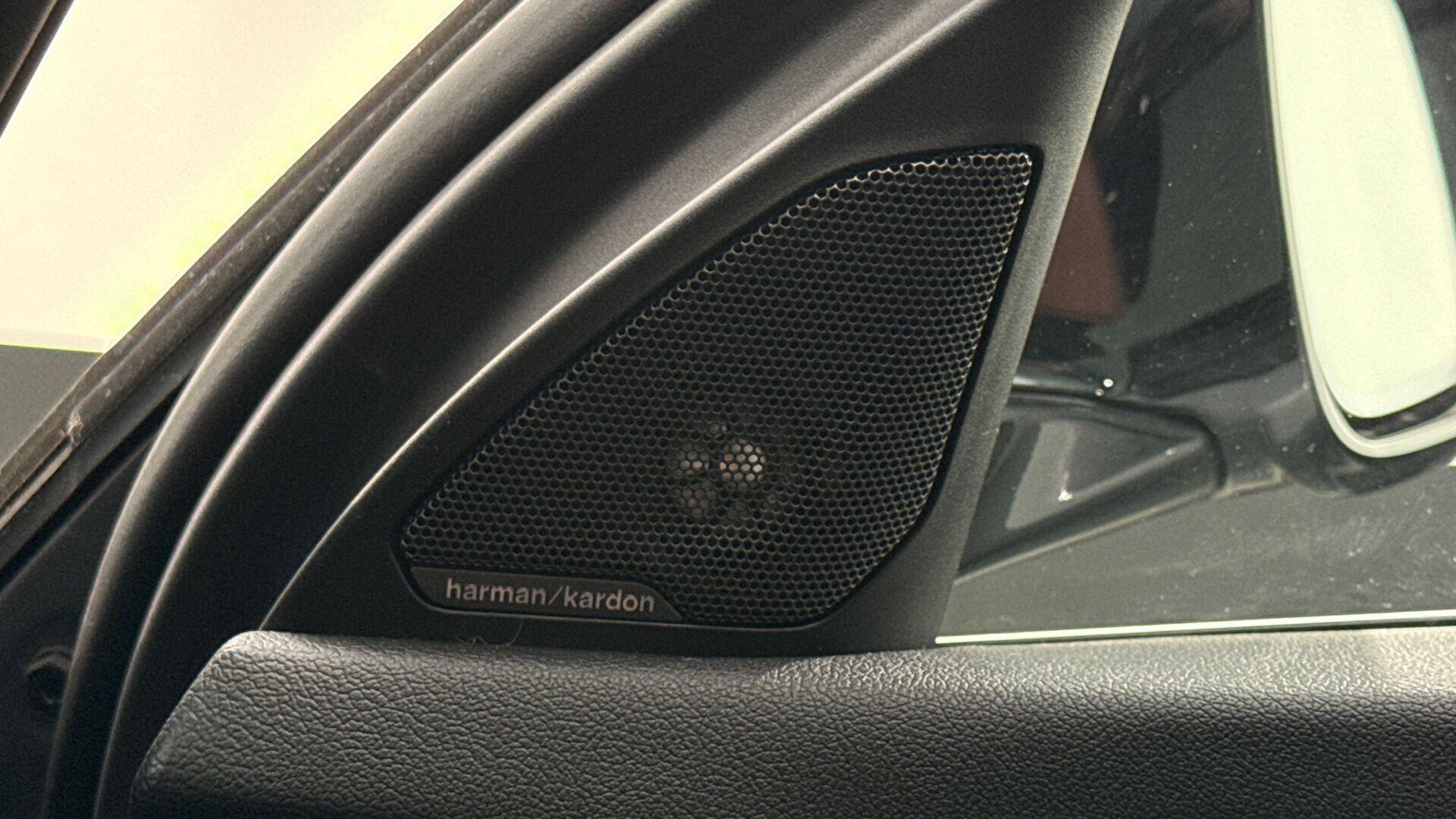 BMW 1 Series view 21