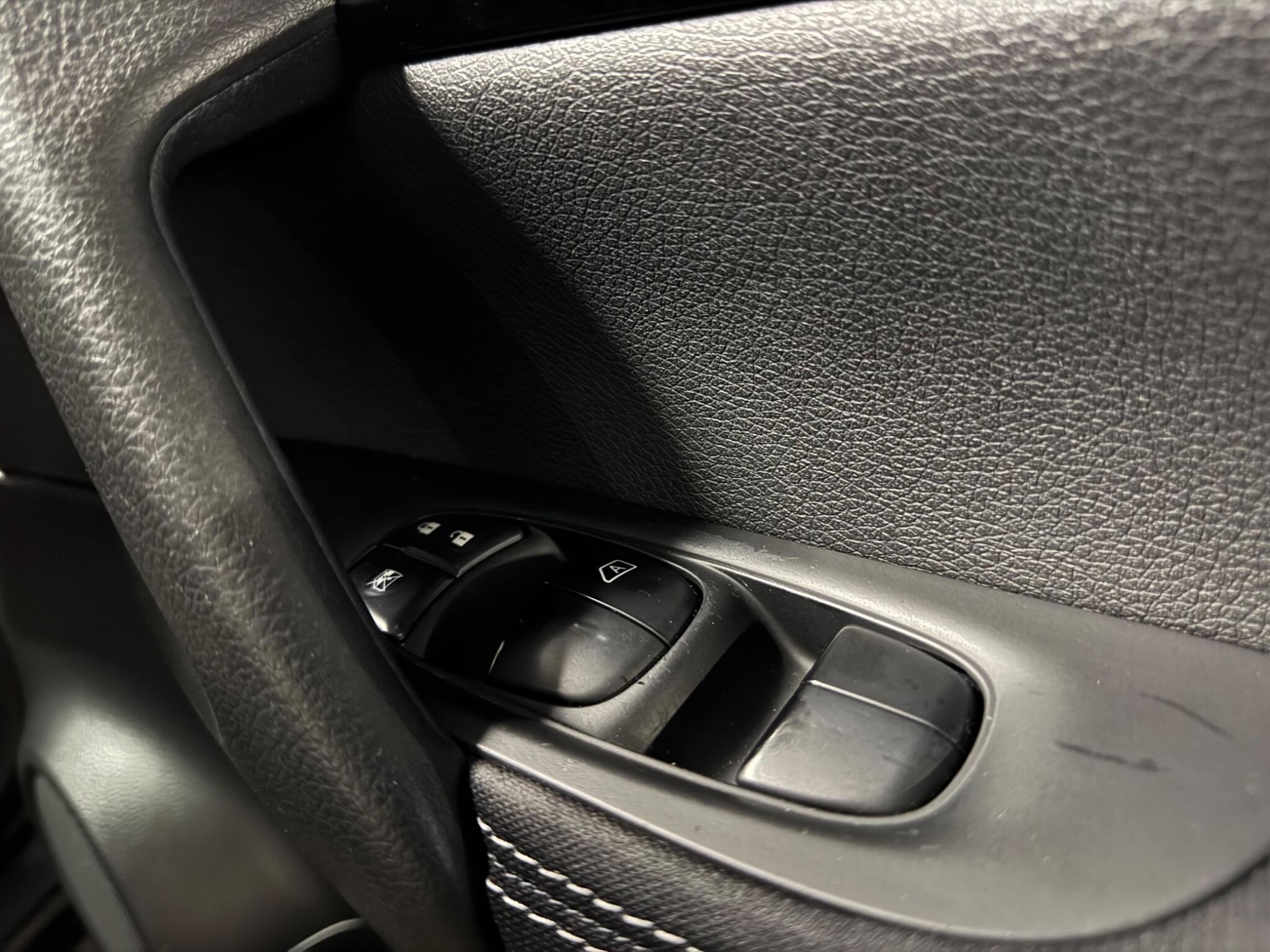 Nissan Qashqai view 24