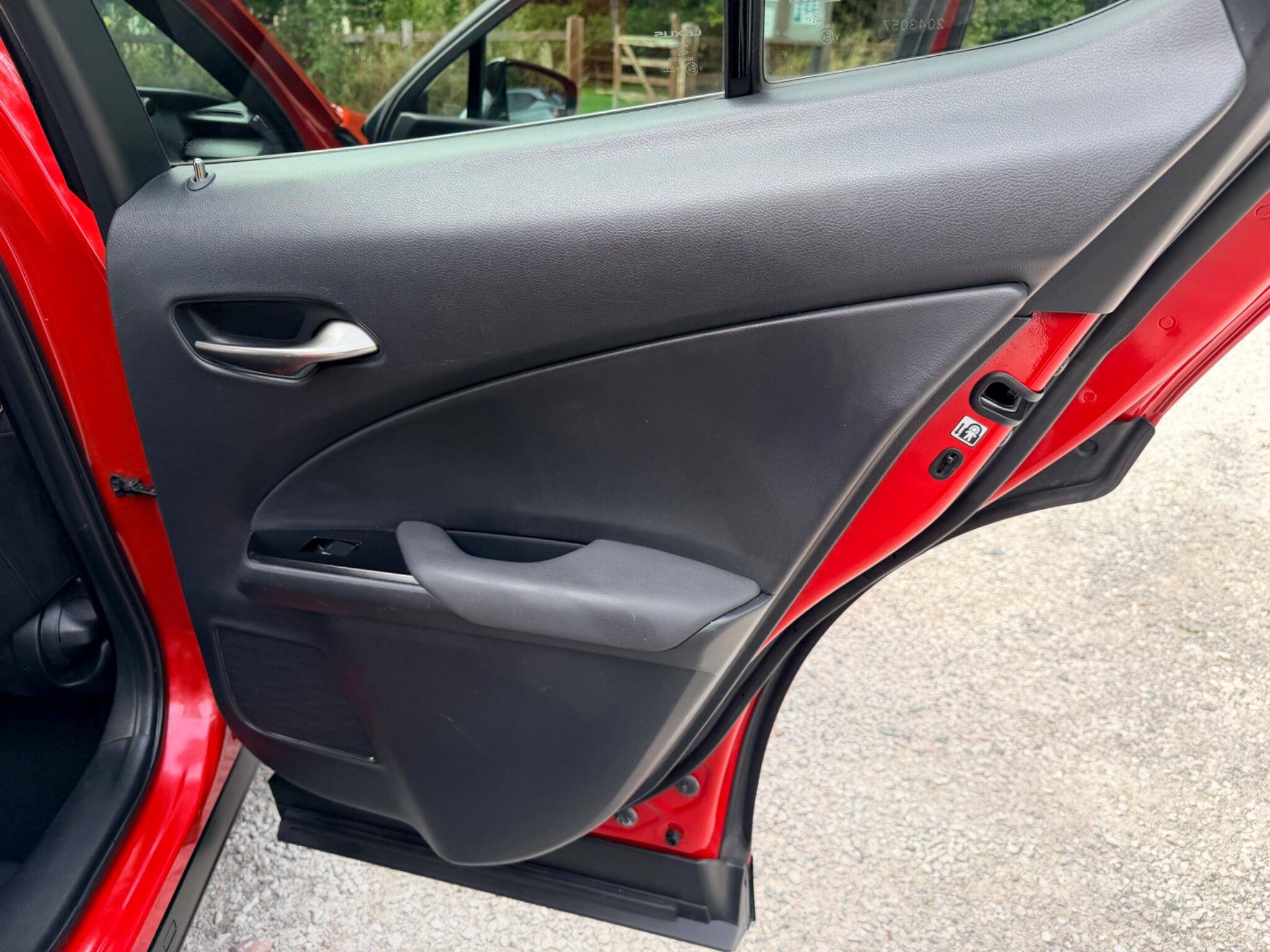 Lexus Ux view 33
