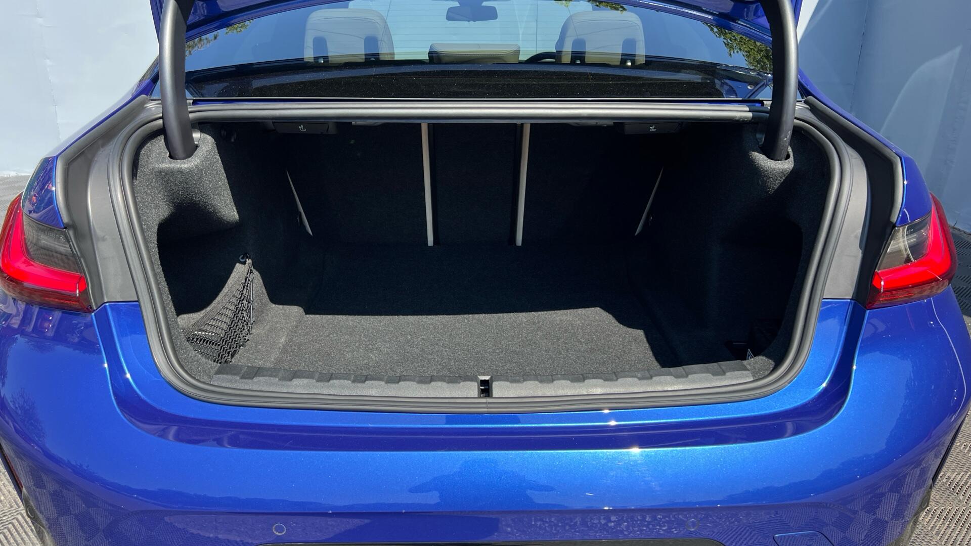 BMW 3 Series view 13