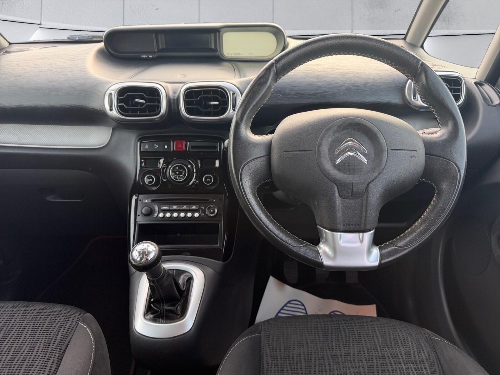 Citroen C3 Picasso view 9