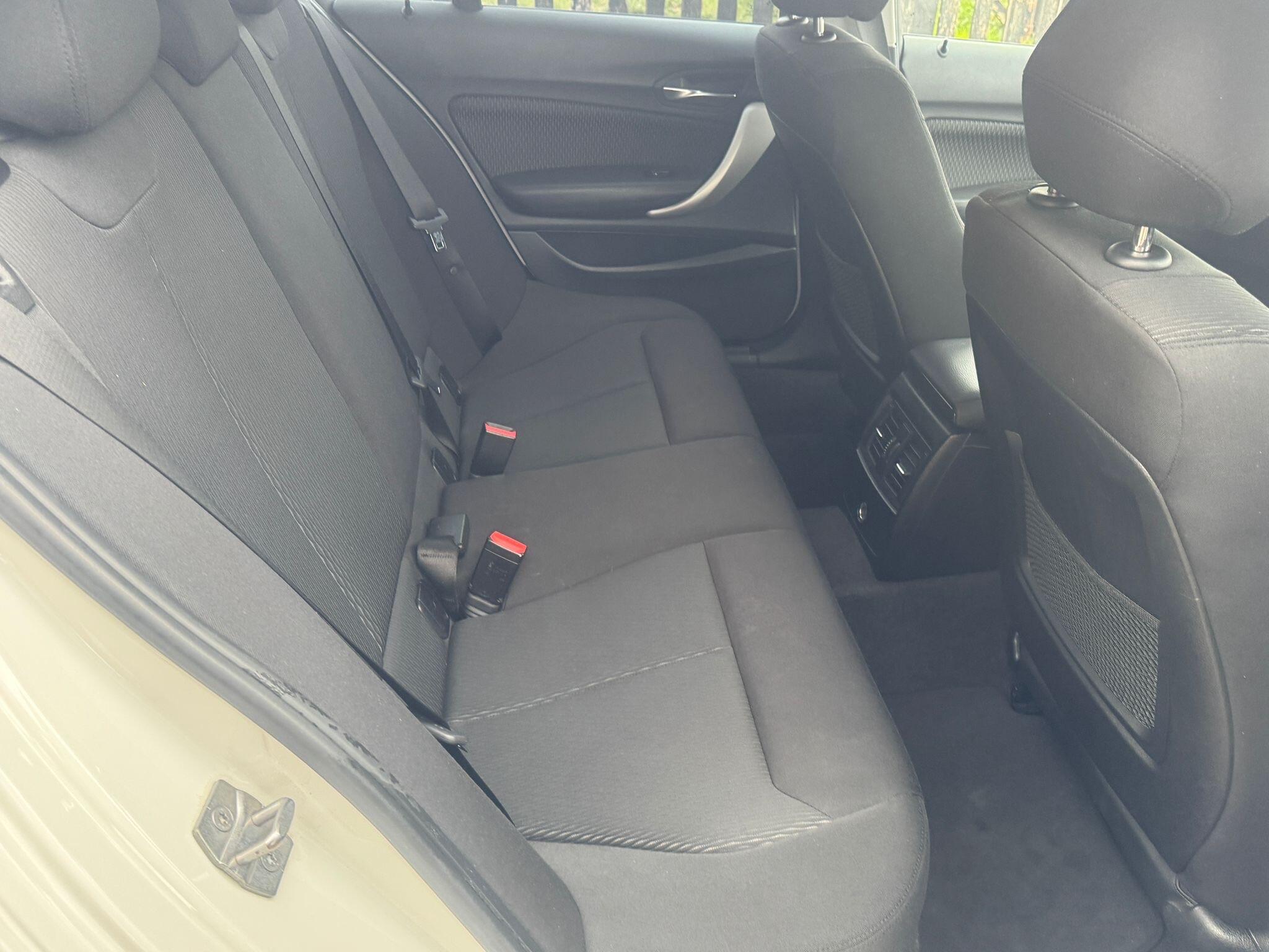 BMW 1 Series view 5