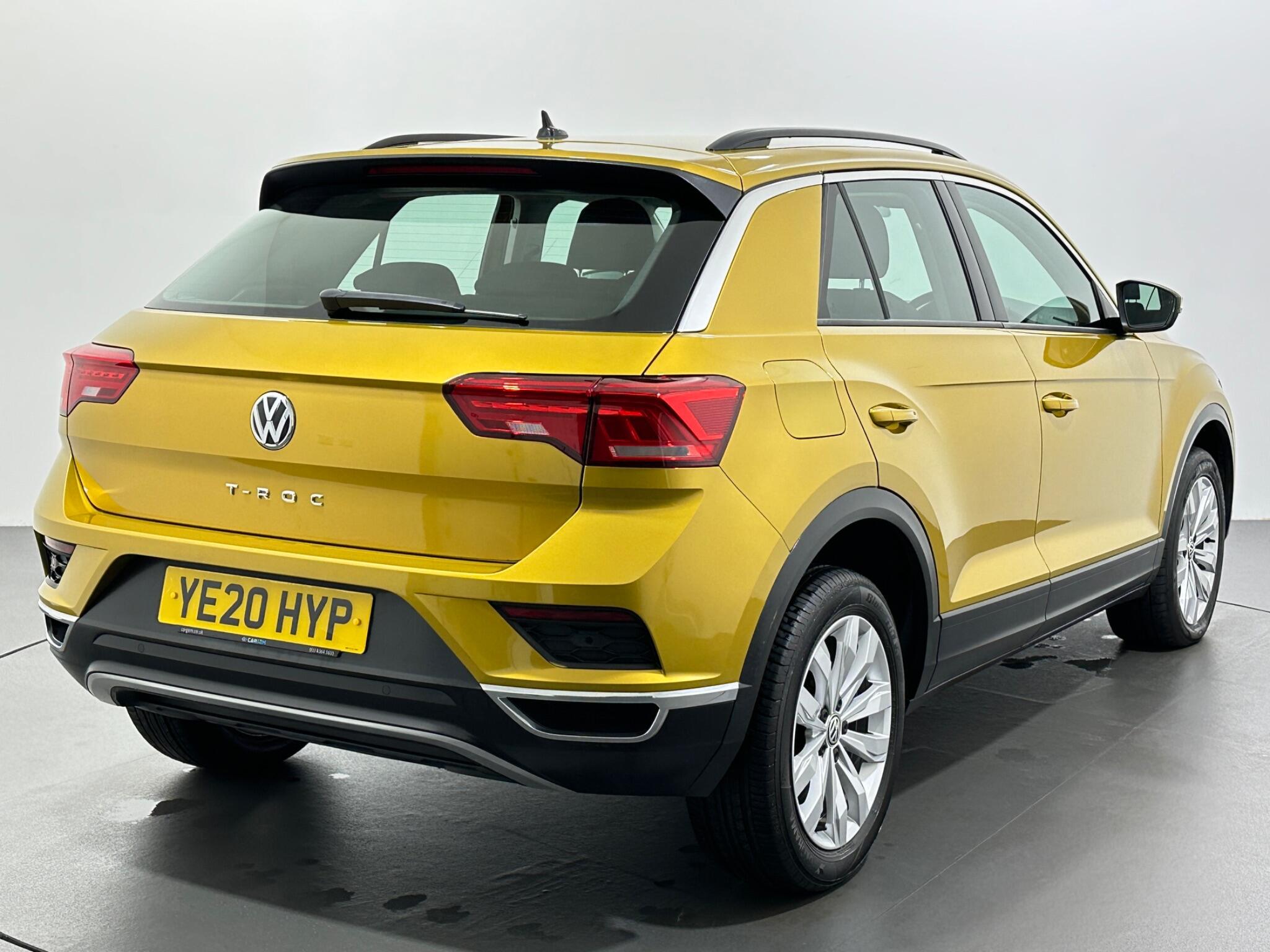 Volkswagen T-Roc view 8