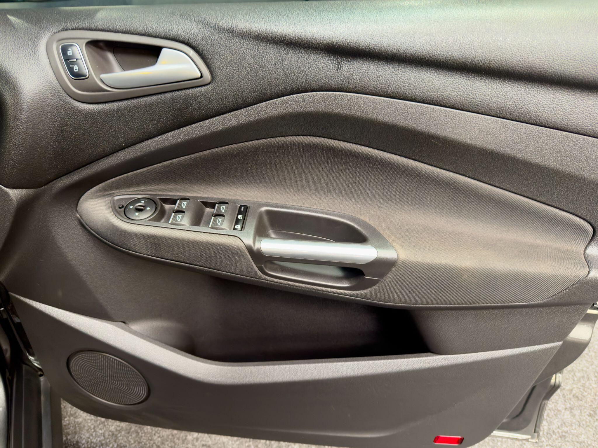 Ford C-Max view 21