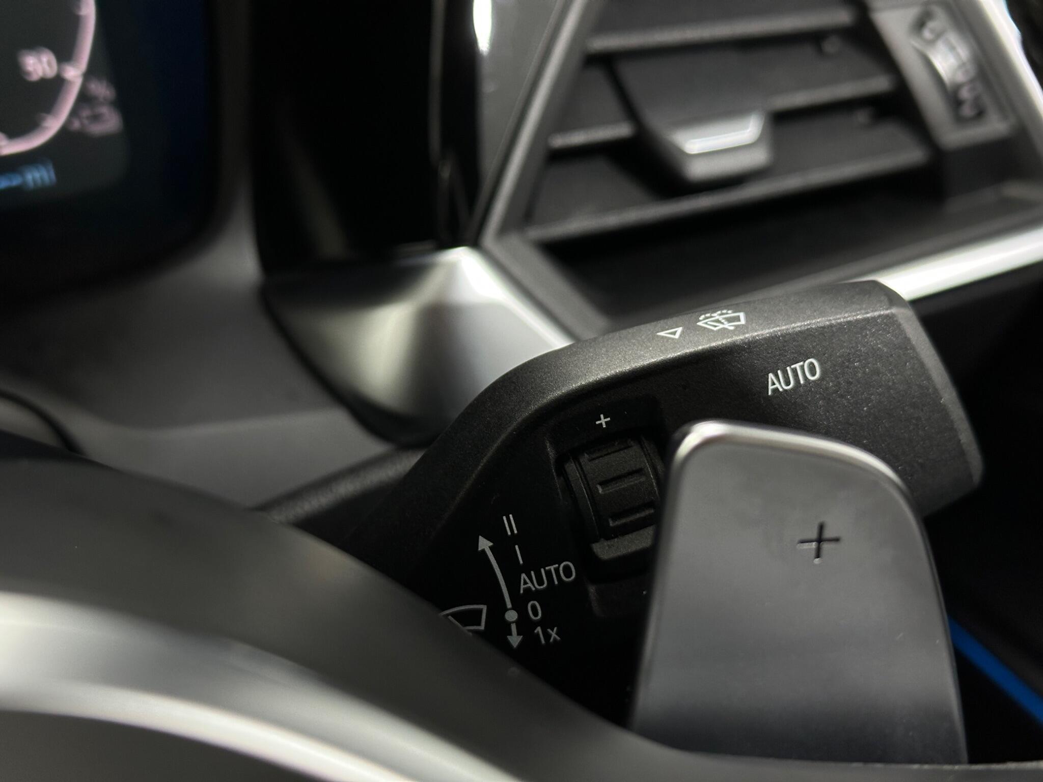 BMW 3 Series view 16