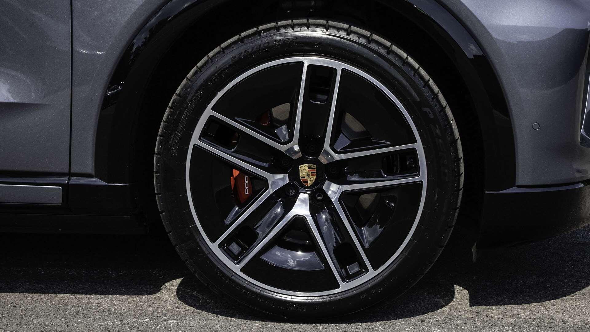 Porsche Cayenne view 10