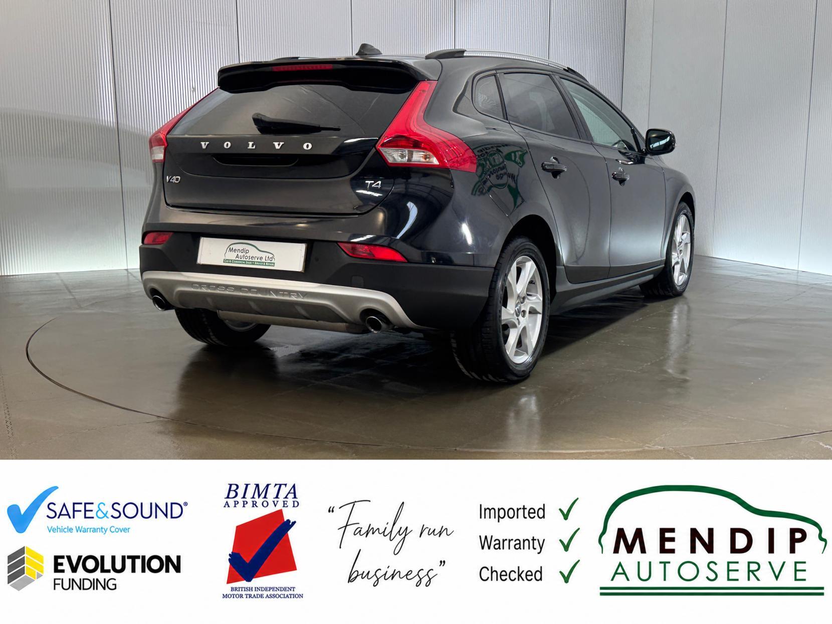 Volvo V40 Cross Country view 20