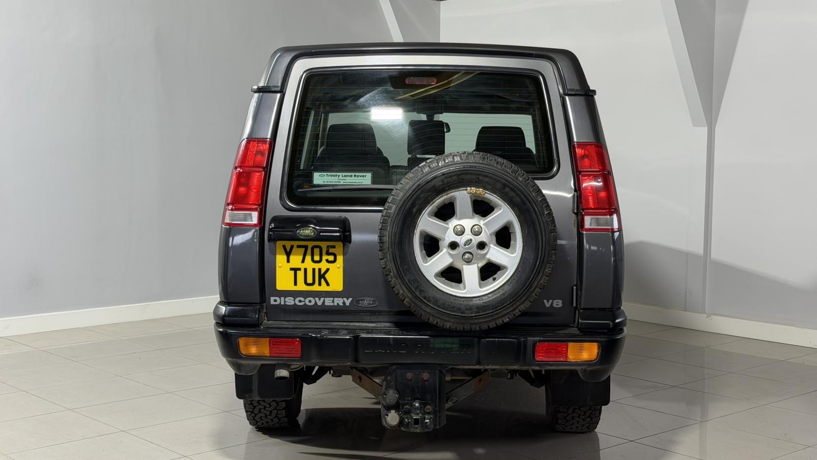 Land Rover Discovery 4 view 3