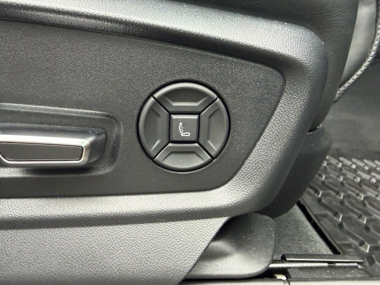 Audi SQ7 view 21