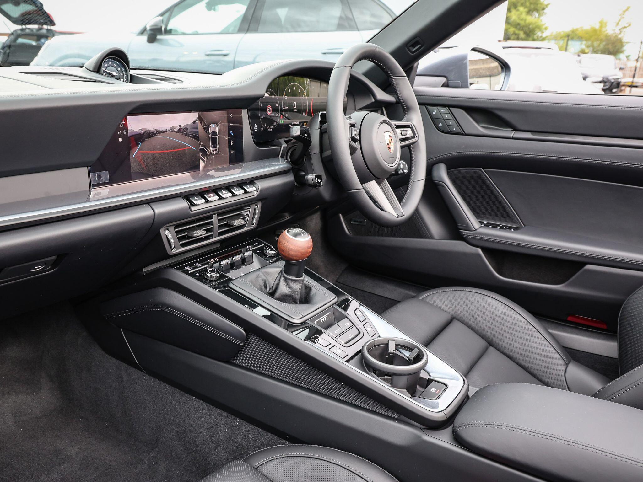 Porsche 911 view 13