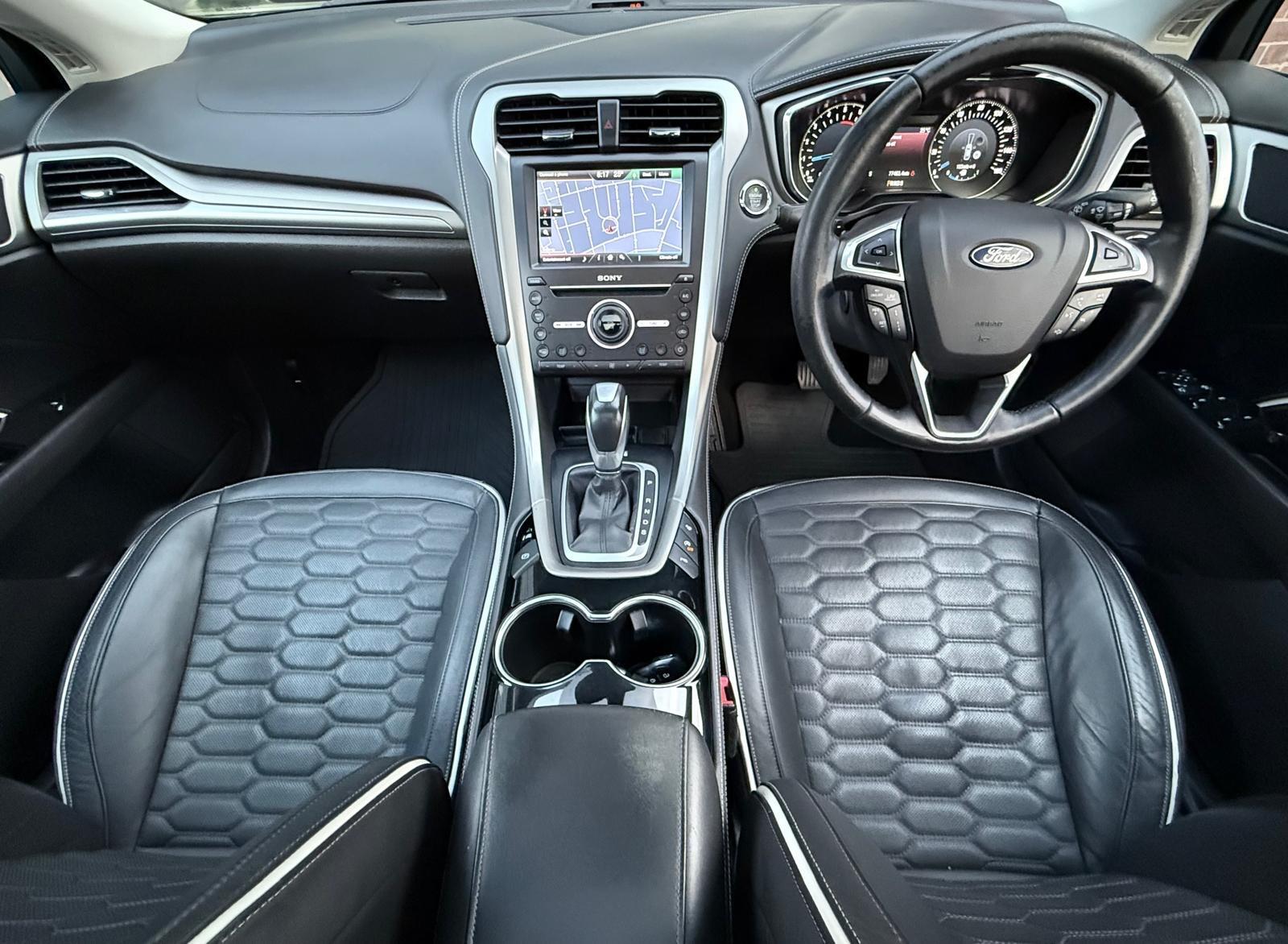 Ford Mondeo view 17