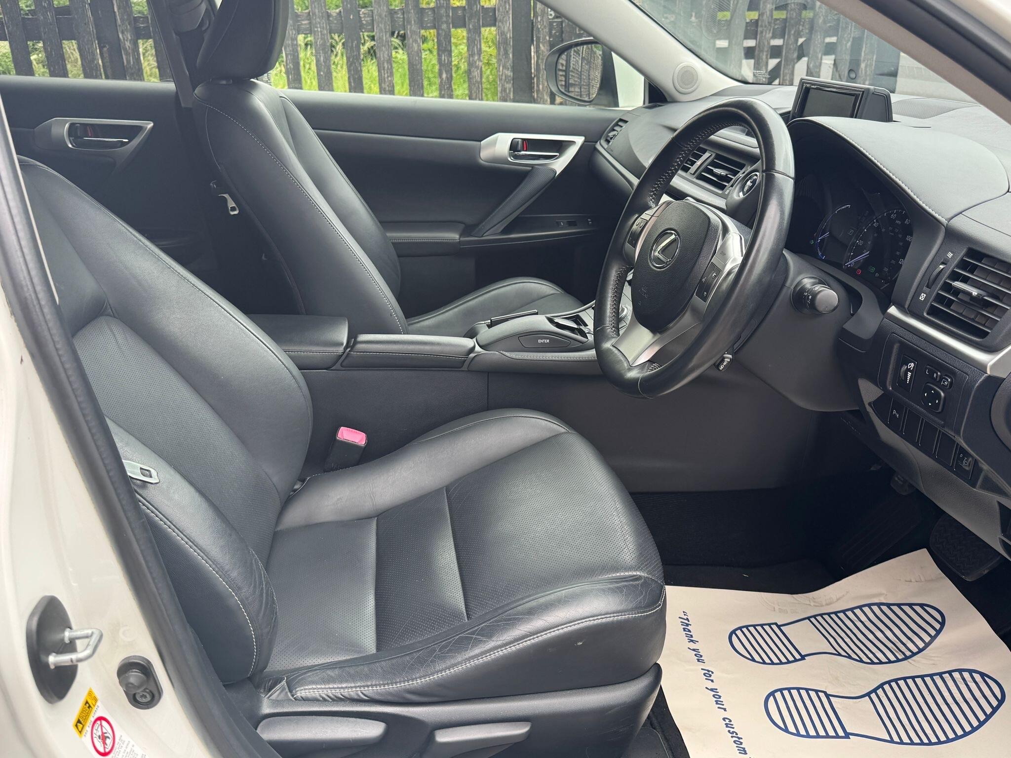 Lexus CT view 6