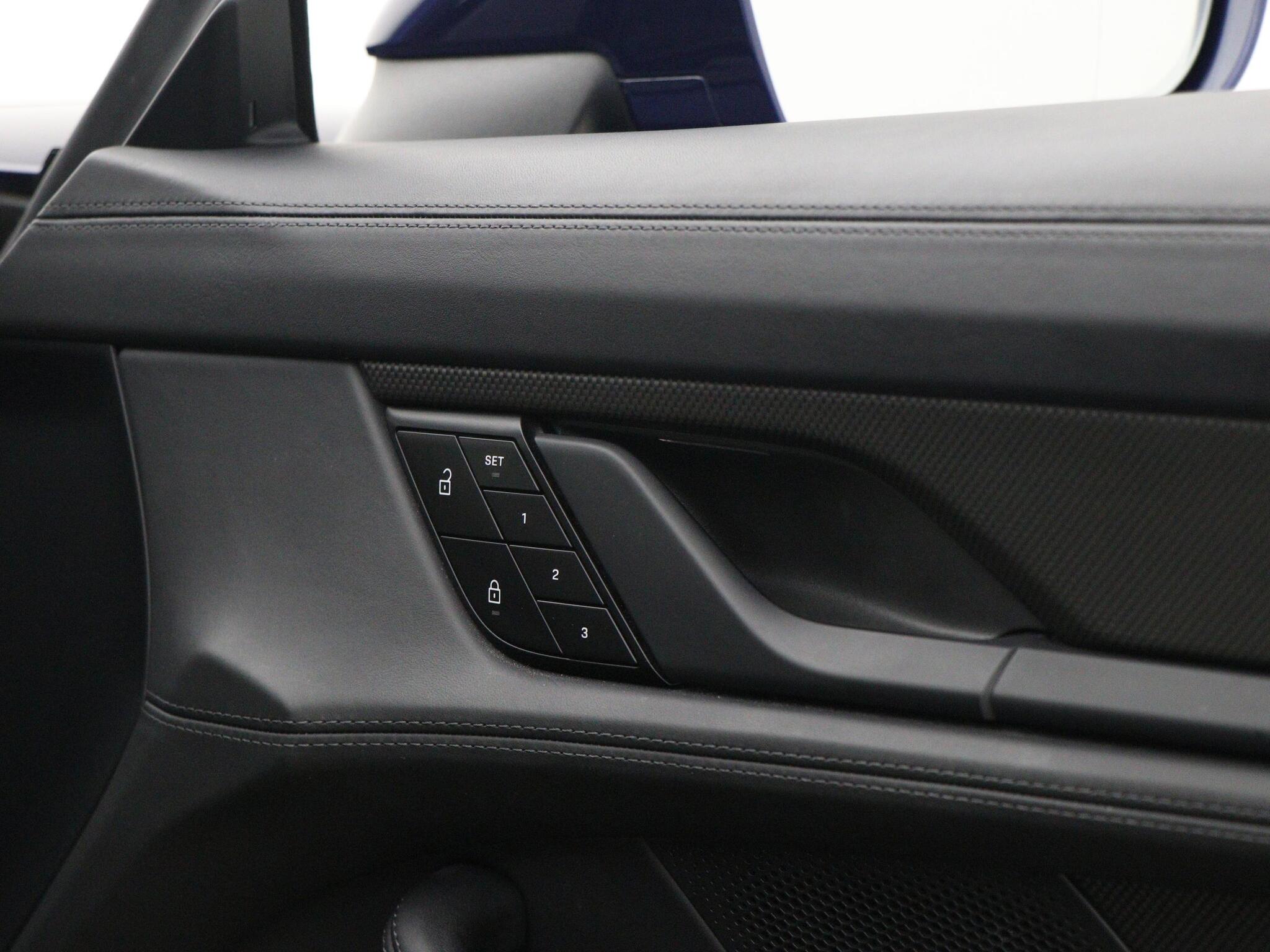 Porsche Taycan view 36