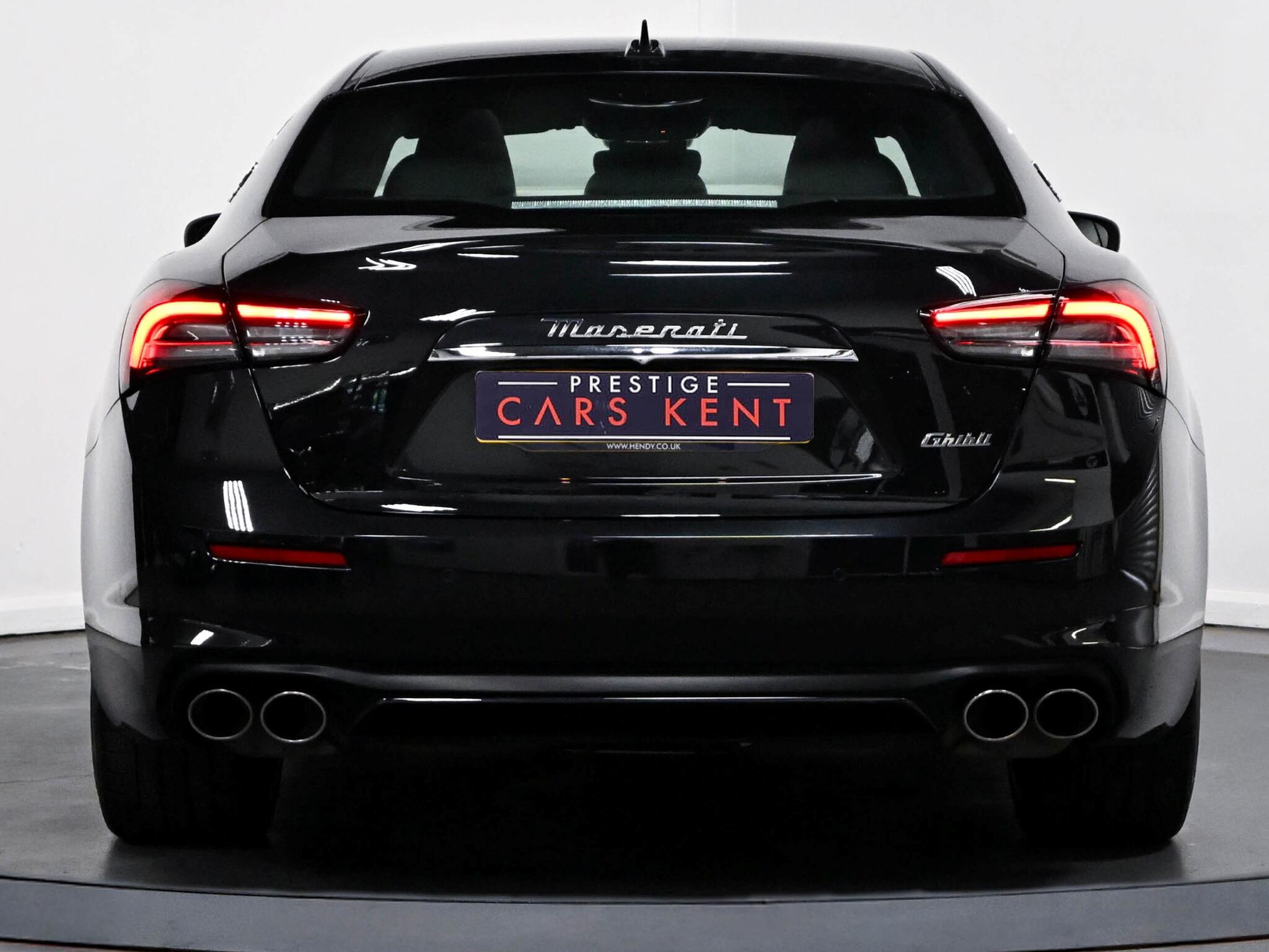 Maserati Ghibli view 18