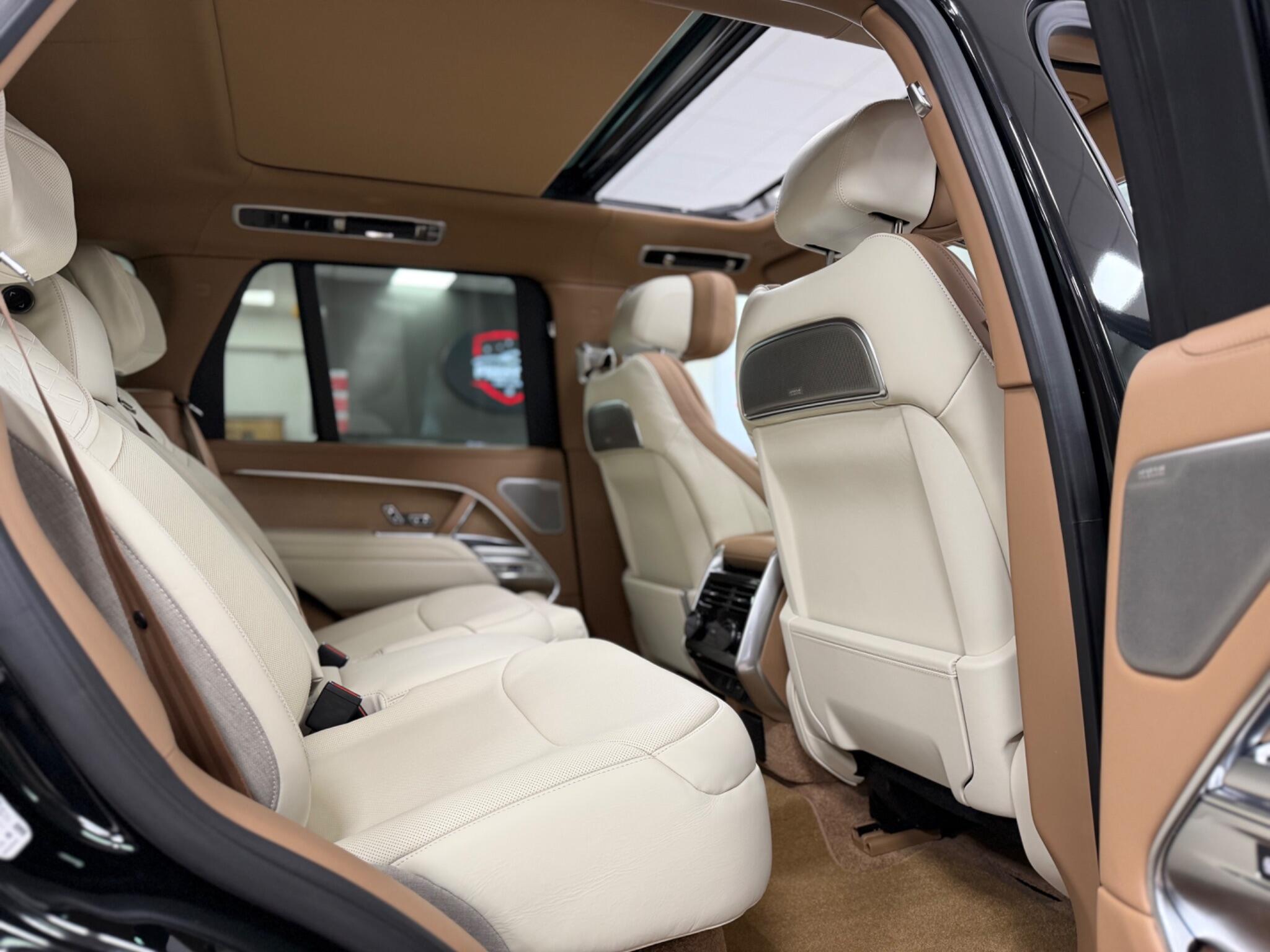 Land Rover Range Rover view 15