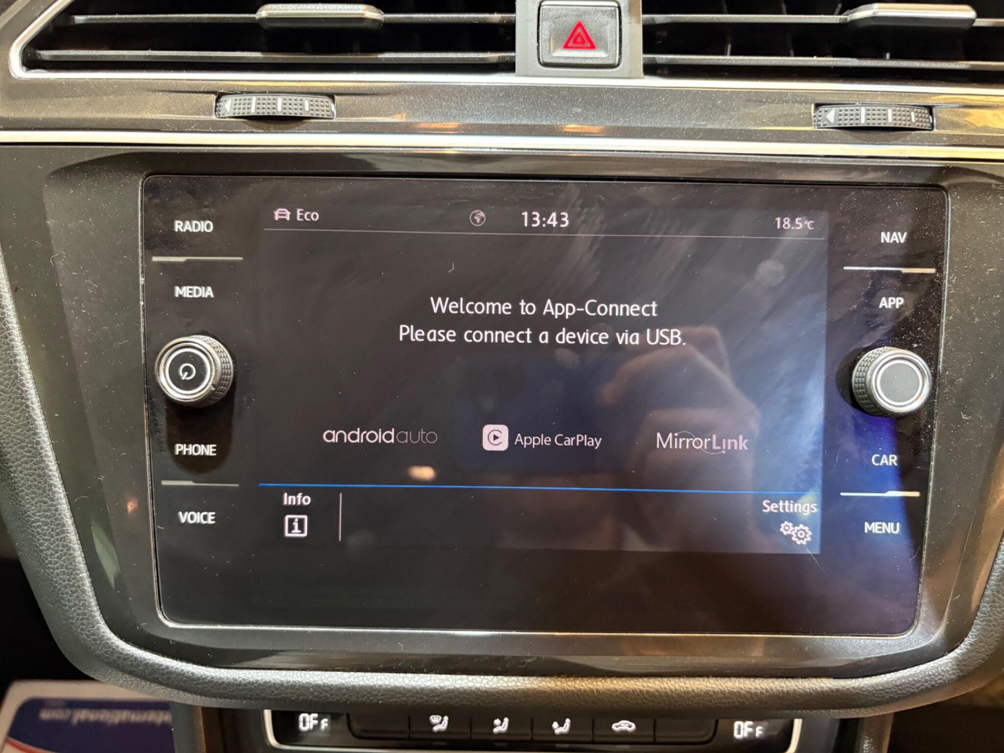 Volkswagen Tiguan view 9
