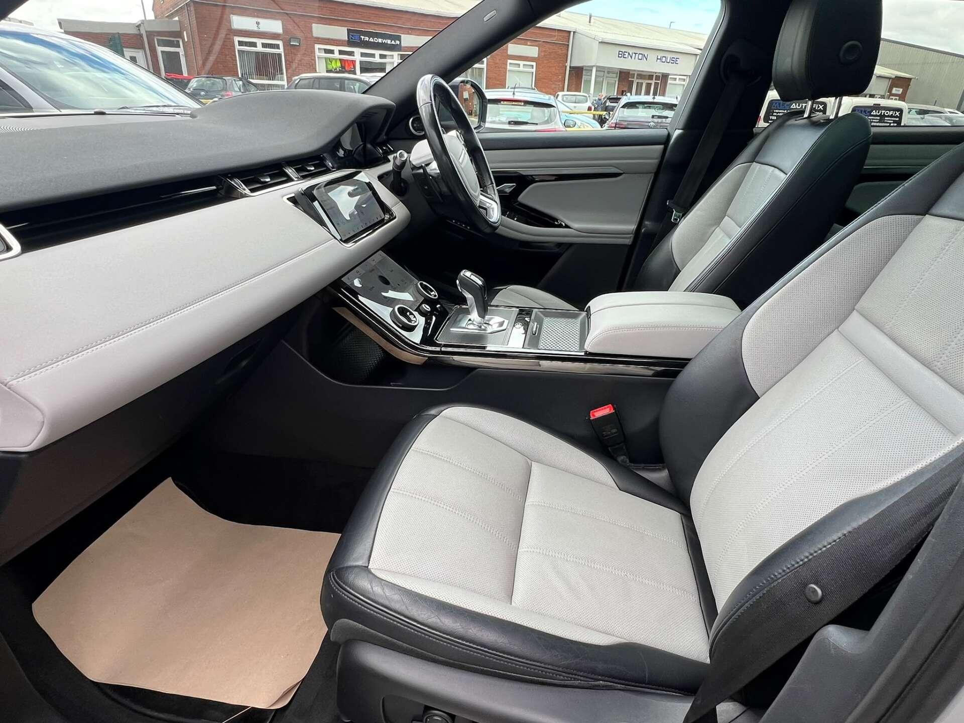 Land Rover Range Rover Evoque view 52