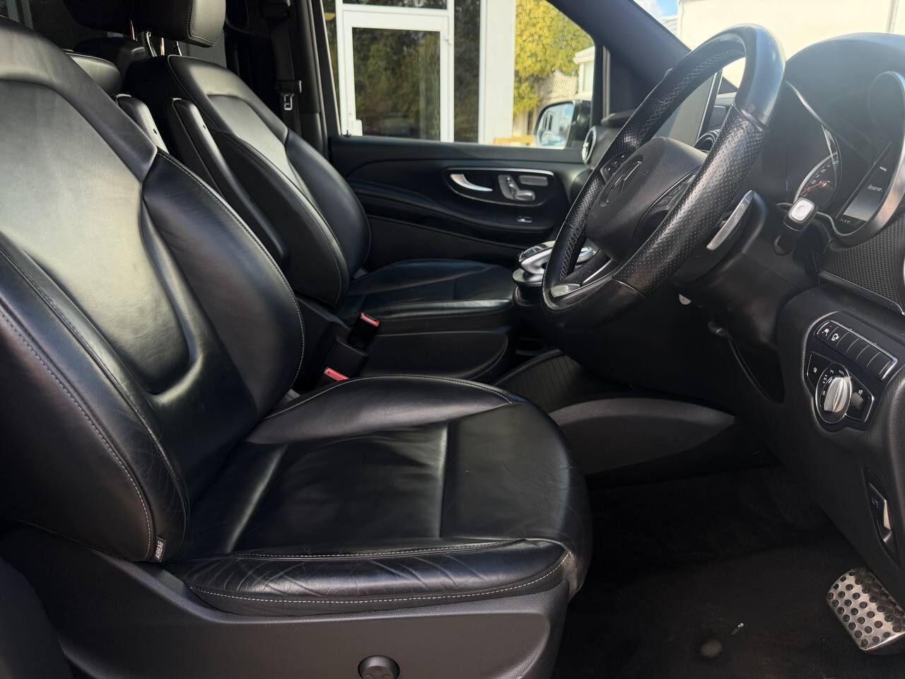 Mercedes-Benz V-Class view 11