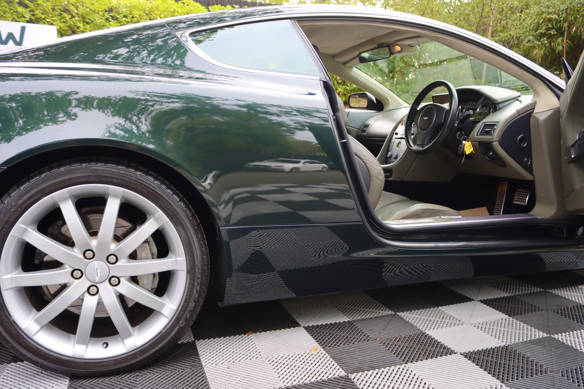Aston Martin DB9 view 59