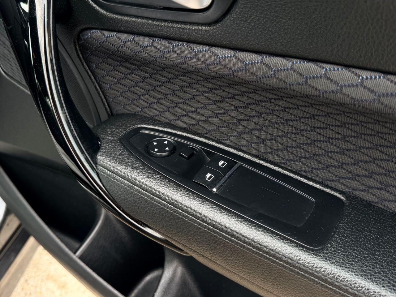 BMW 2 Series view 27