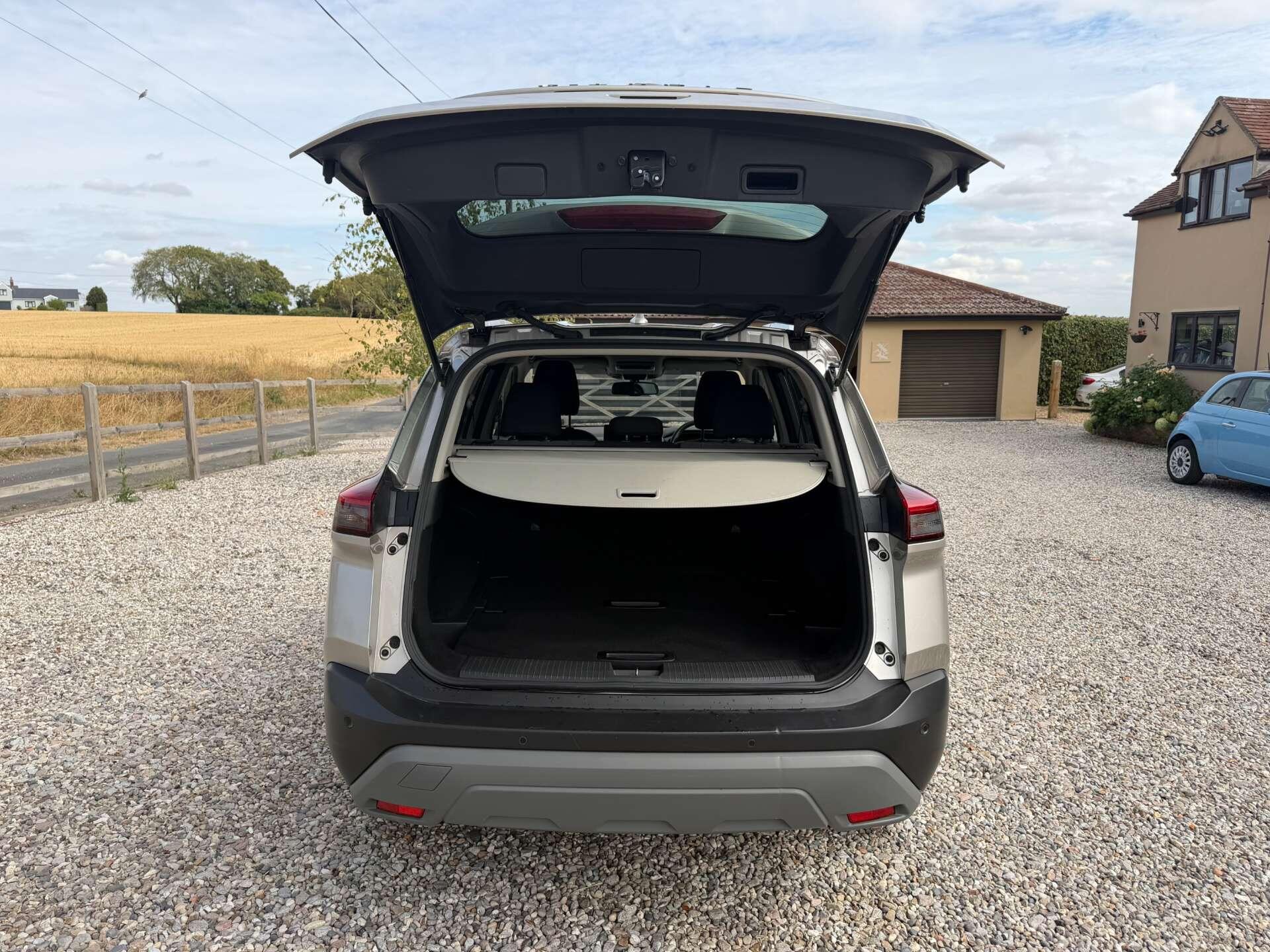 Nissan X-Trail view 13