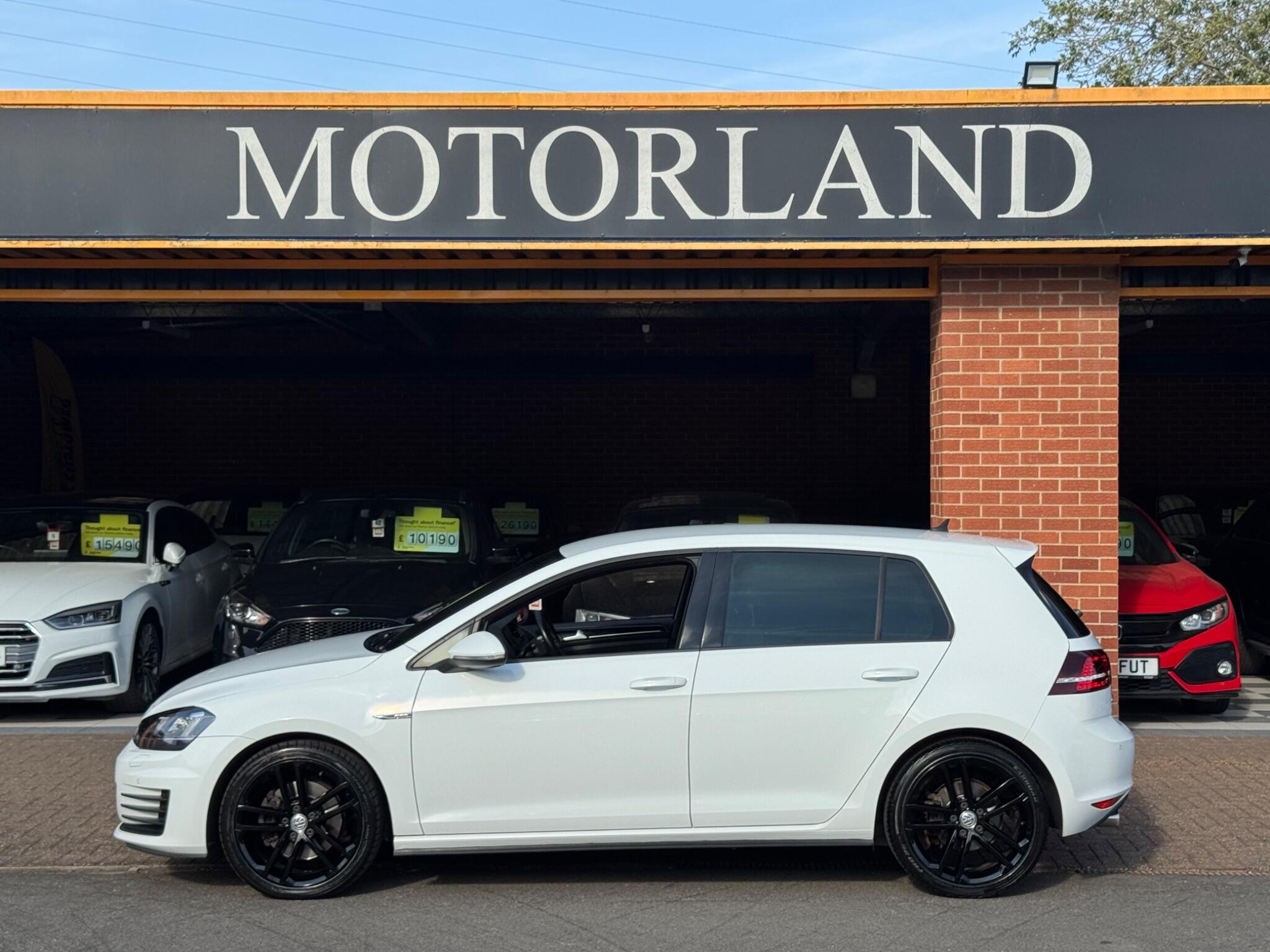 Volkswagen Golf view 5