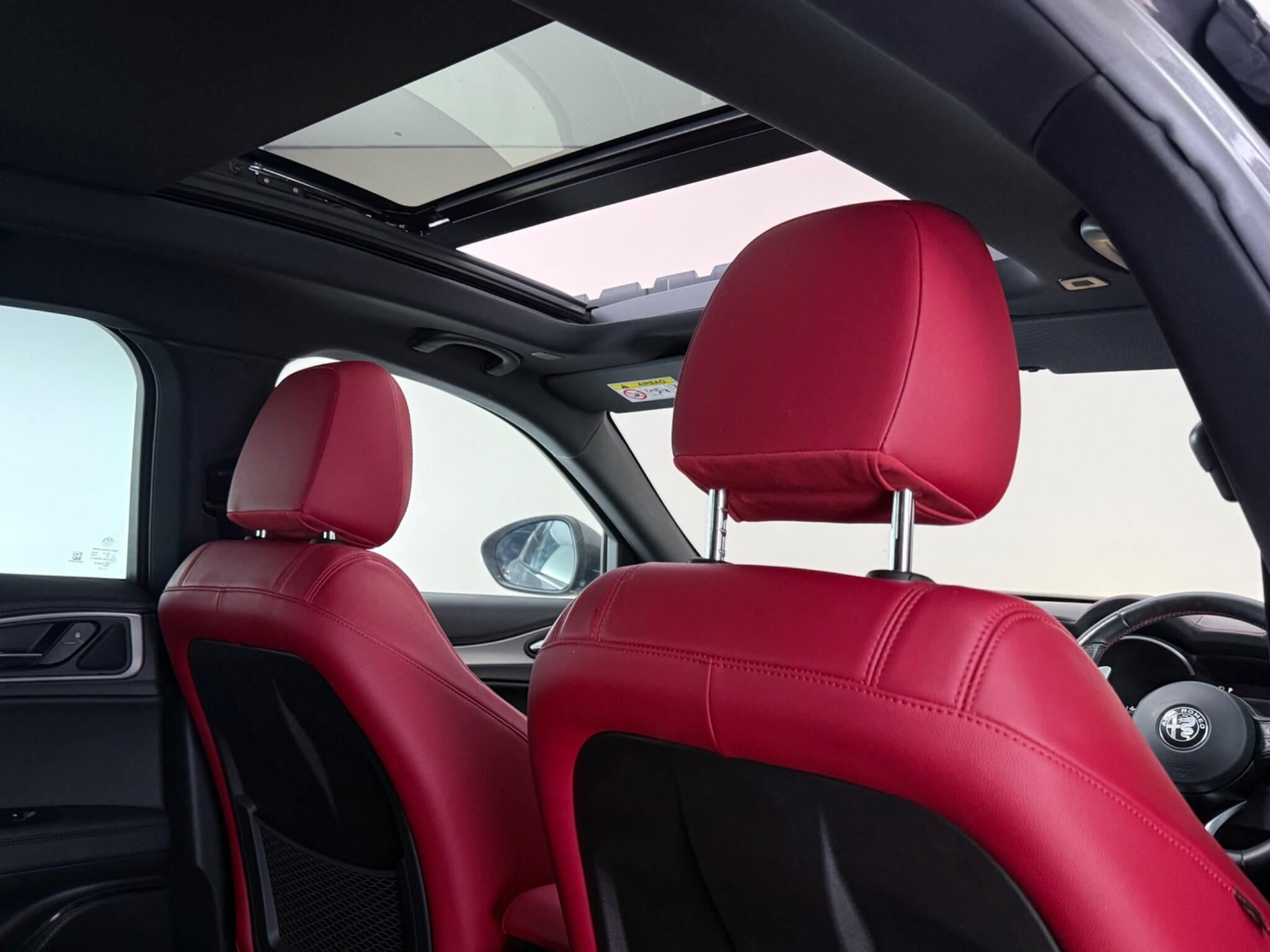 Alfa Romeo Stelvio view 33