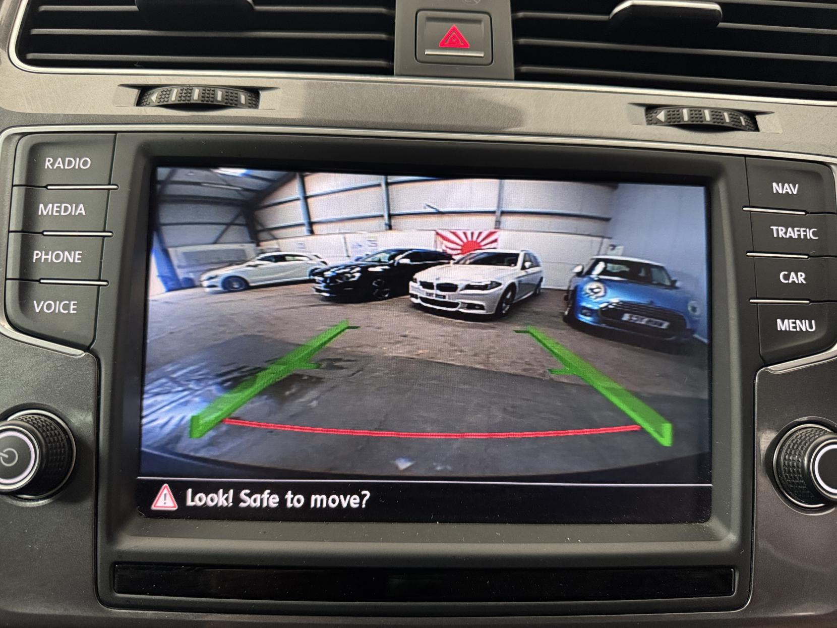 Volkswagen Golf view 52