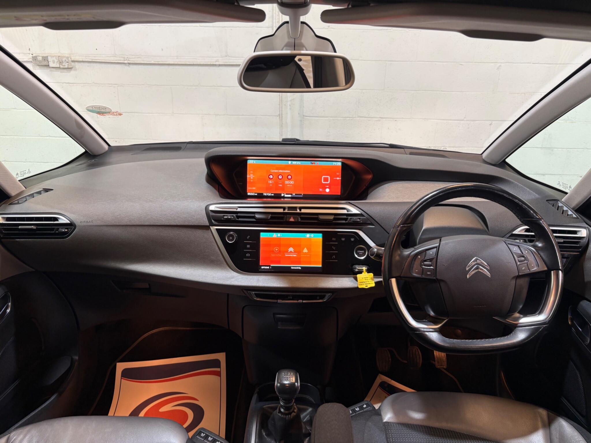 Citroen Grand C4 Spacetourer view 19
