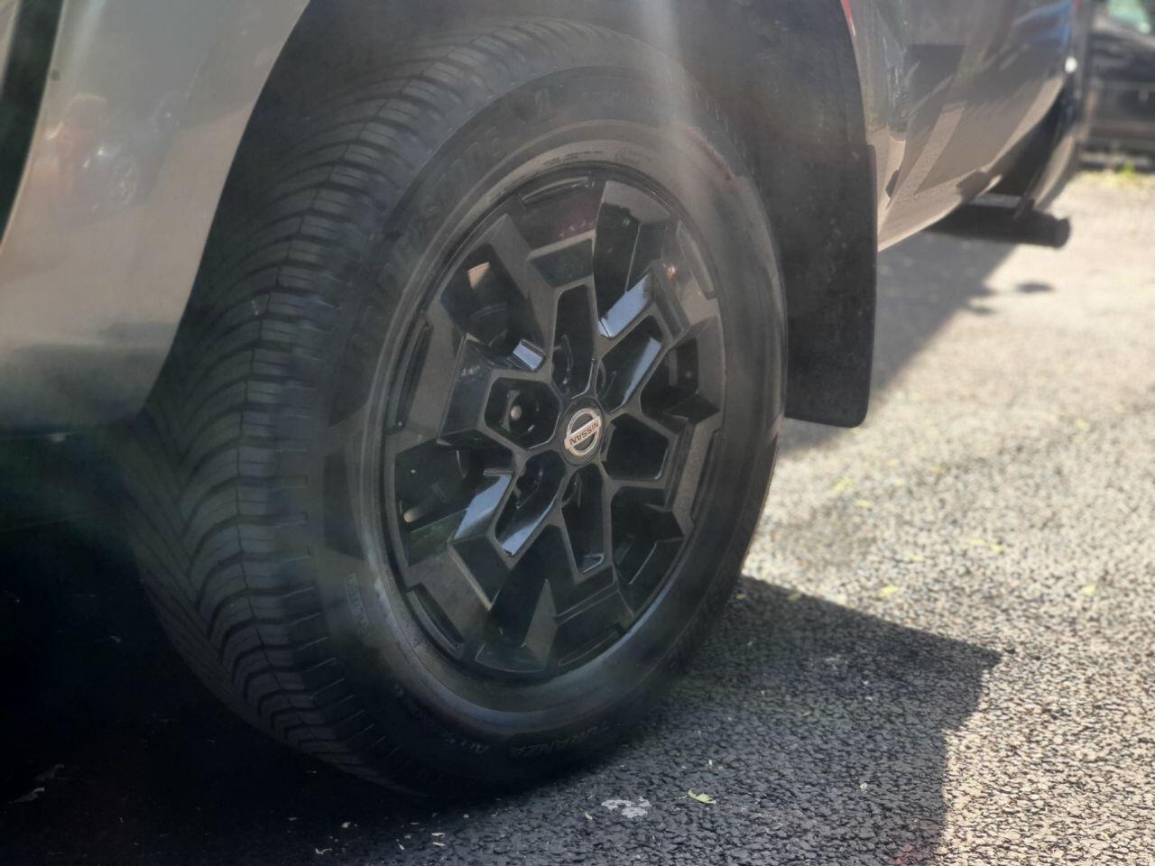 Nissan Navara view 9