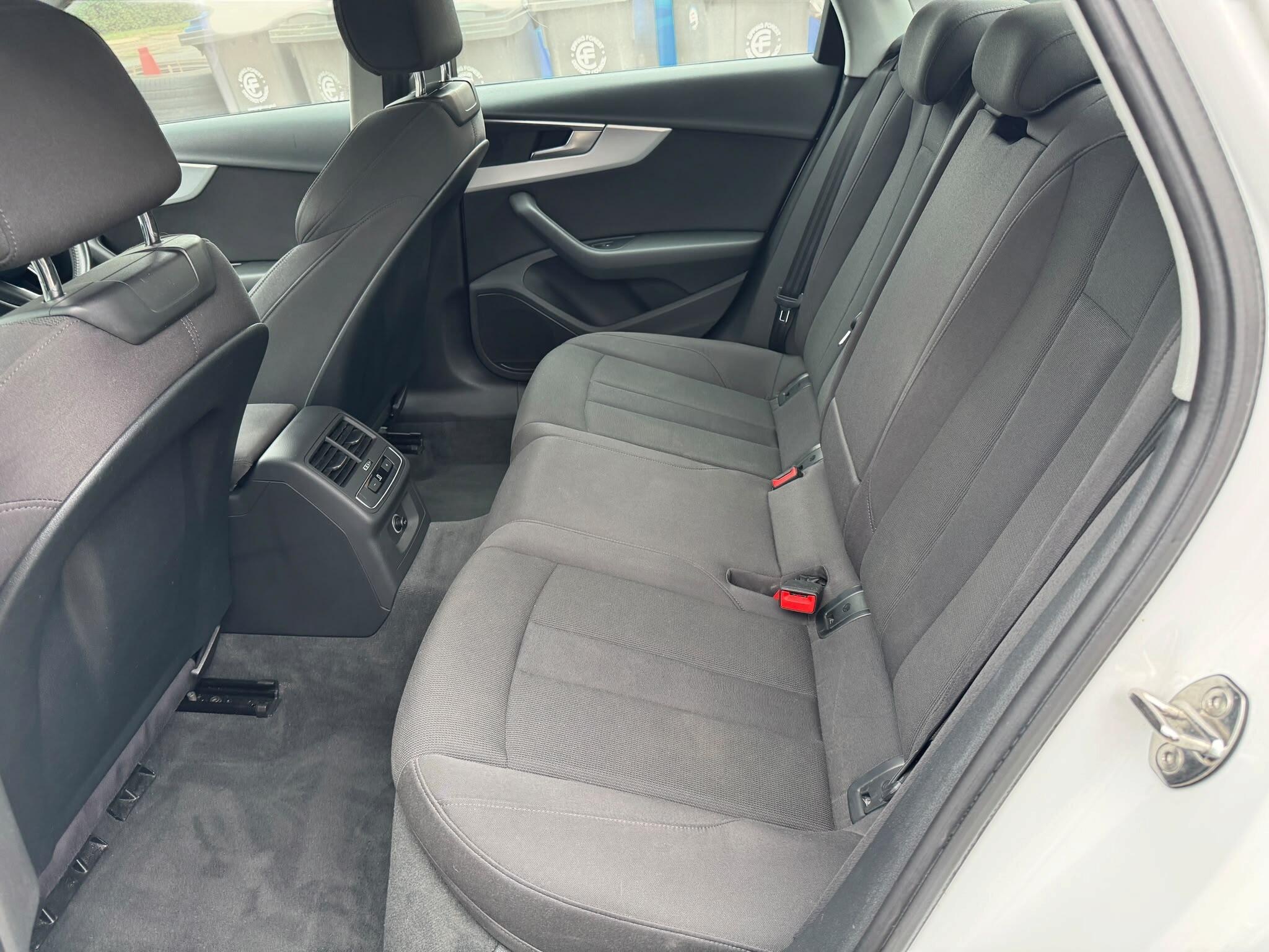 Audi A4 view 10