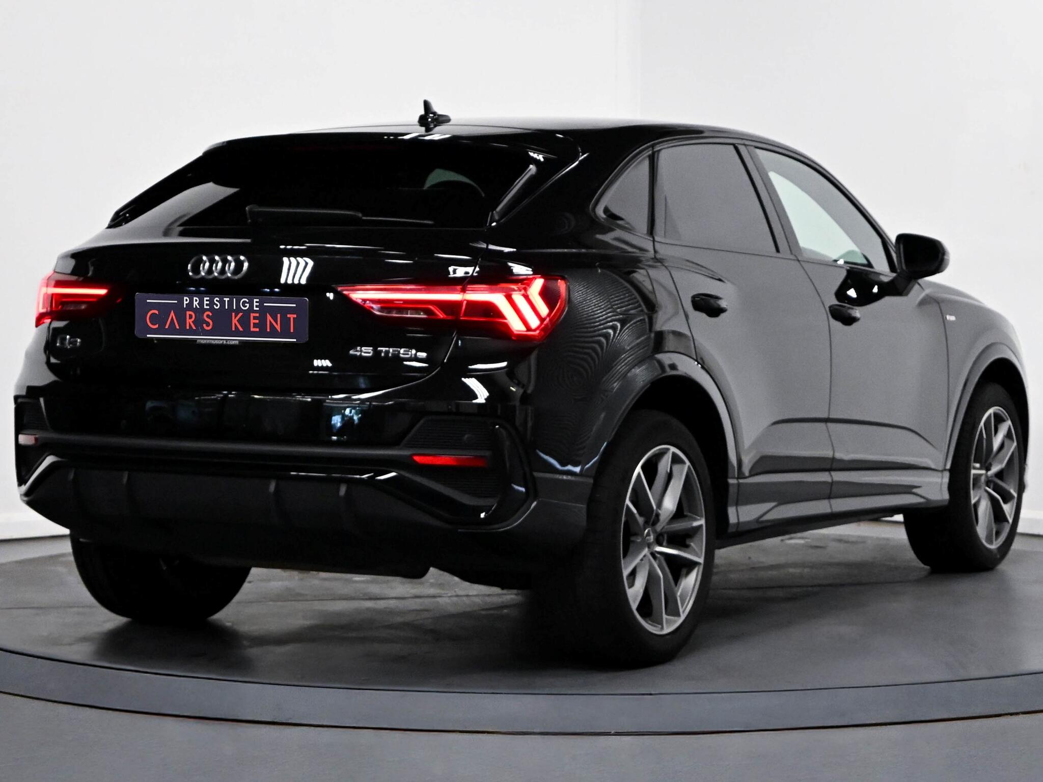 Audi Q3 view 6