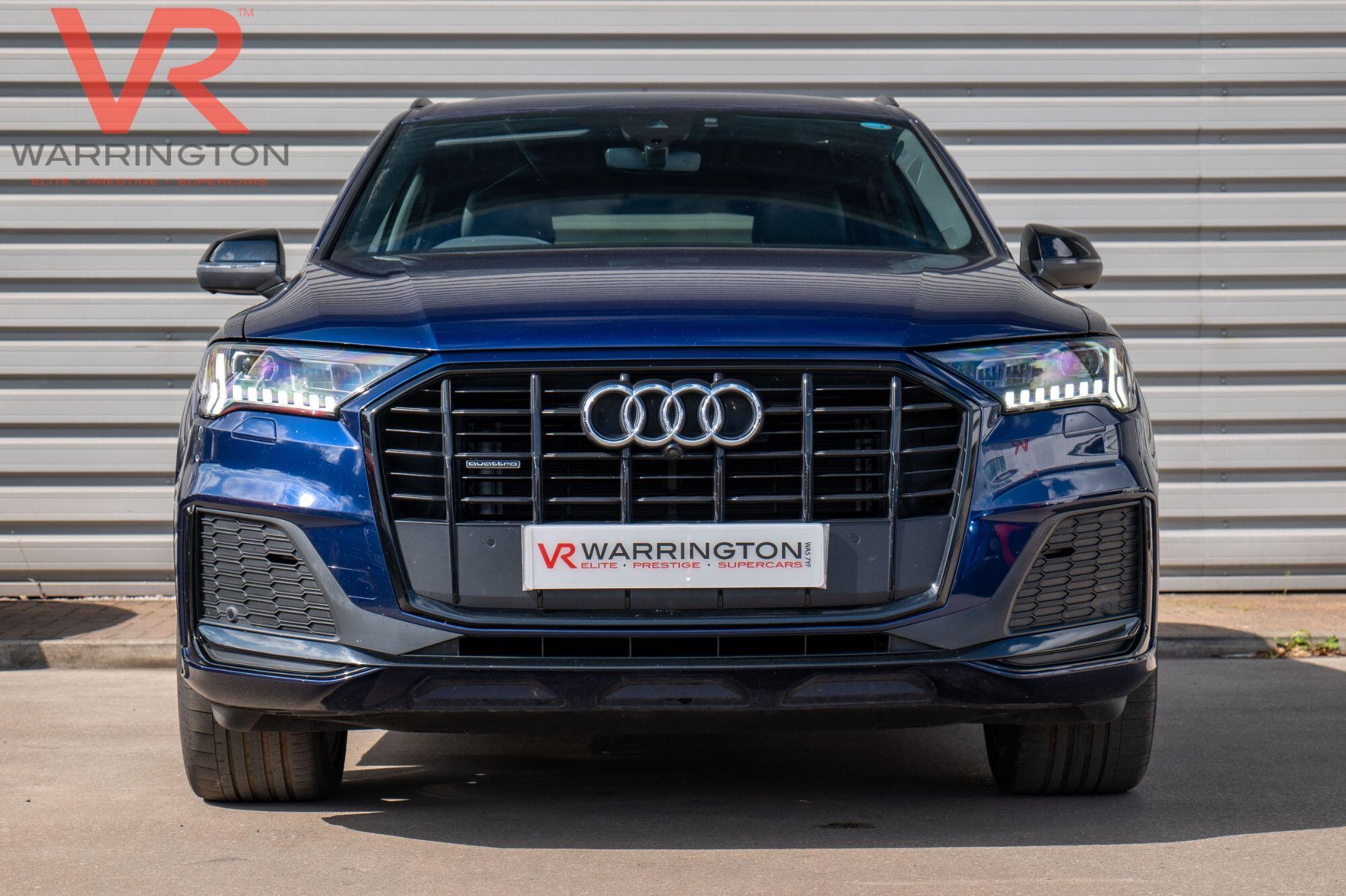 Audi Q7 view 5