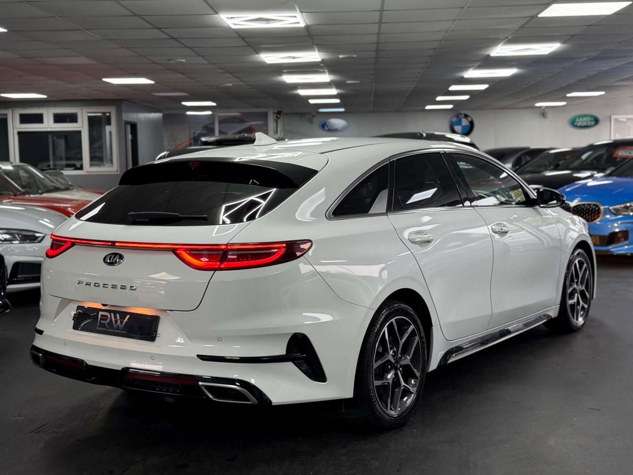 Kia Proceed view 2