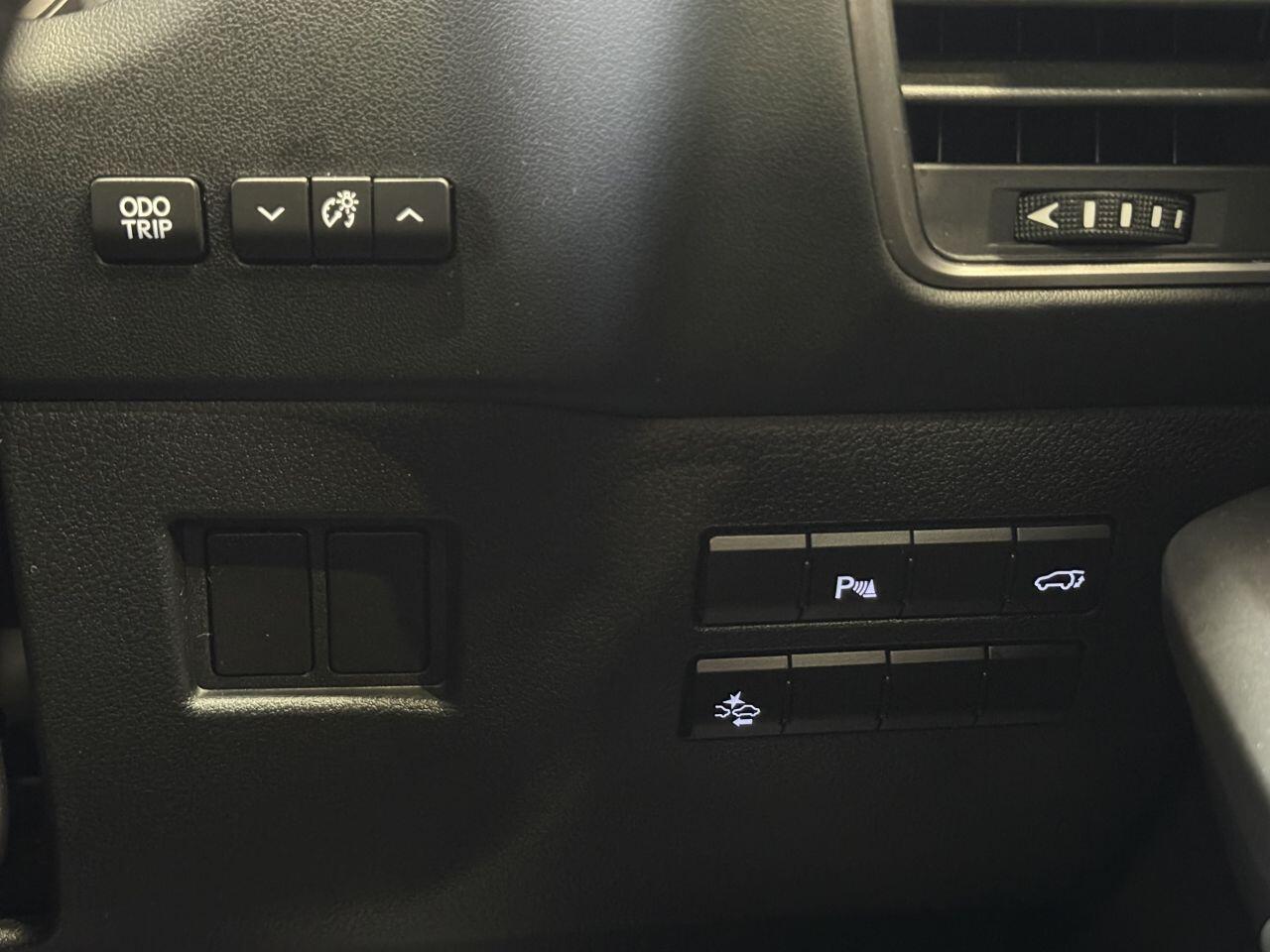 Lexus NX view 45