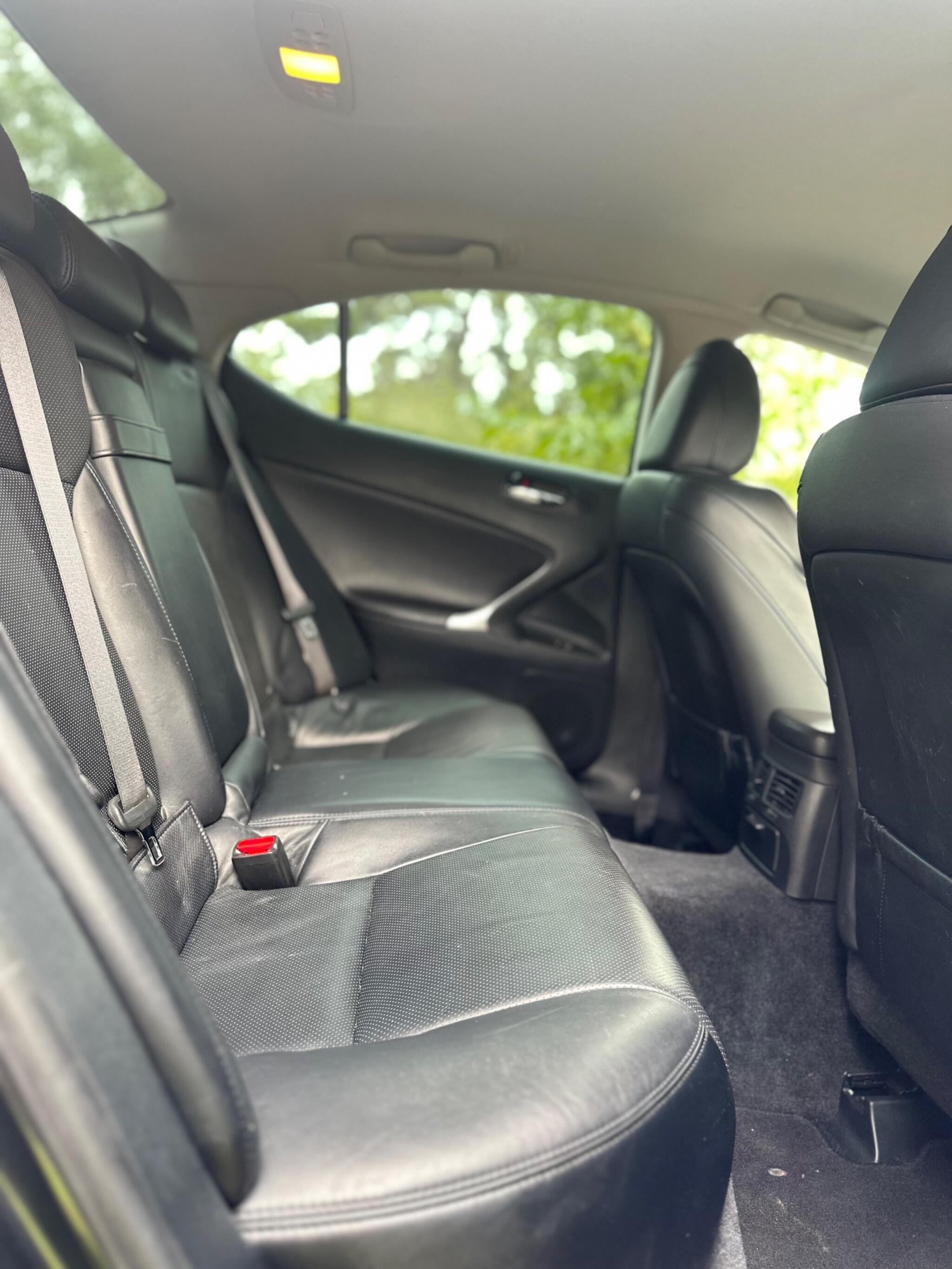 2008 Lexus IS image 19