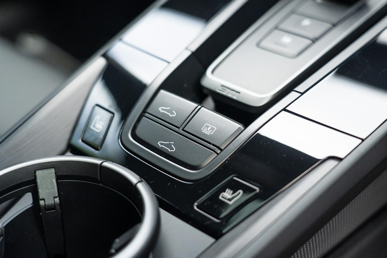 Porsche 911 view 40